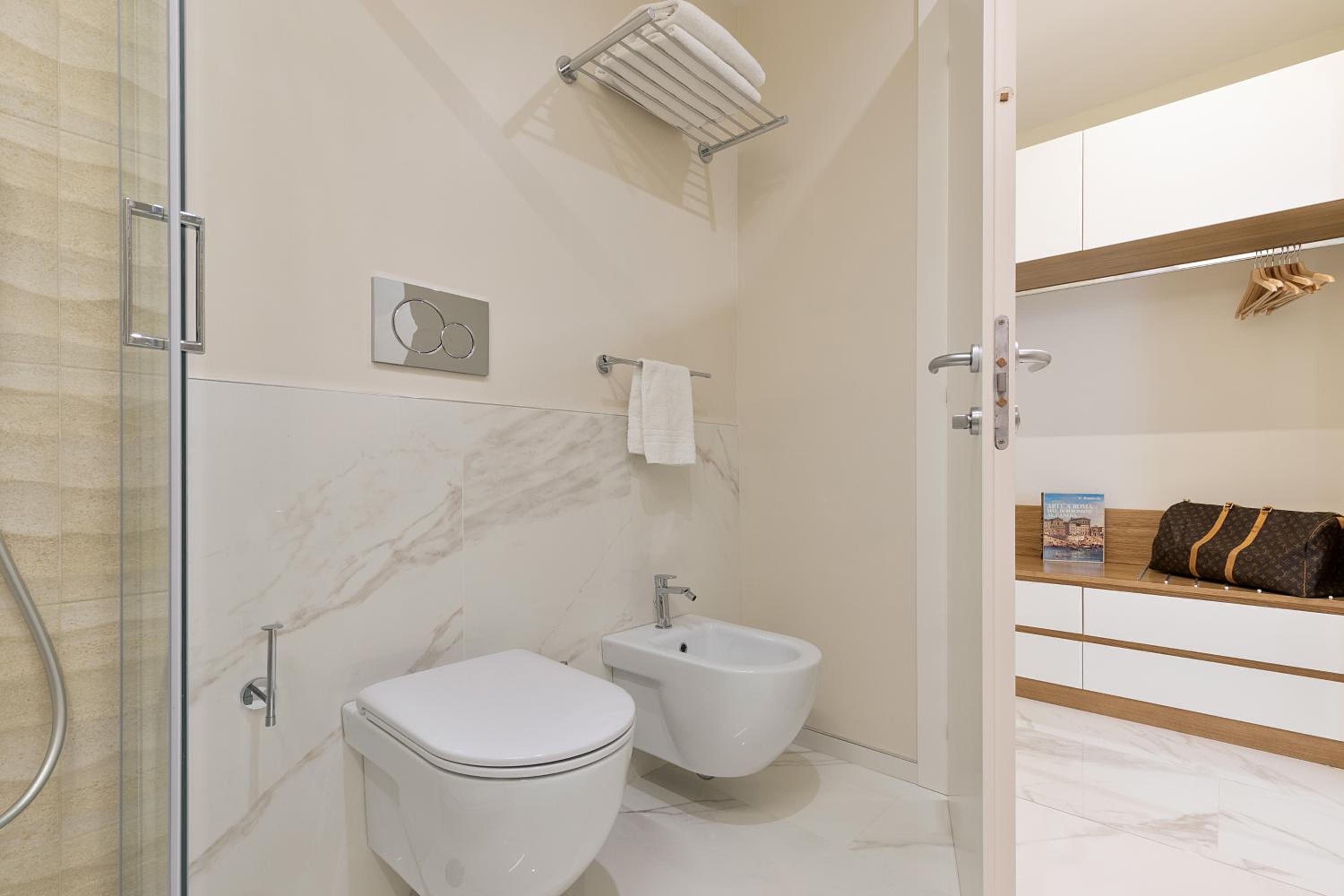 Cavour Suites Guest House