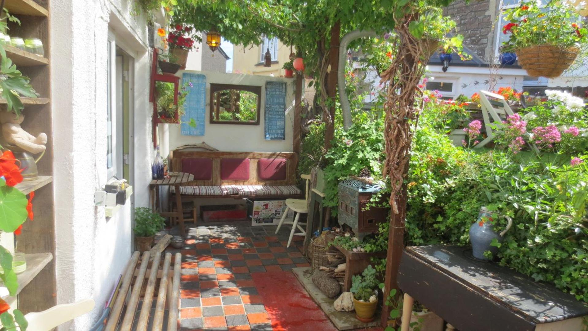 Hamilton Lodge - Cottage sleeps 8 view 4