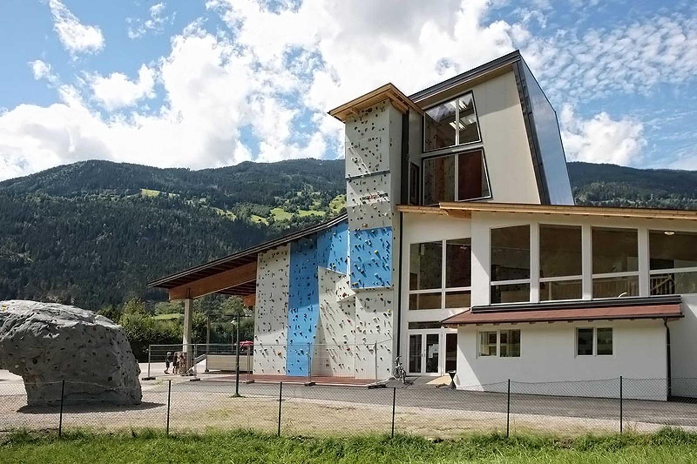 Mountainview Lodge - Chalet im Zillertal direkt am 5 Sterne Campingplatz Aufenfeld mit Hallenbad und Sauna