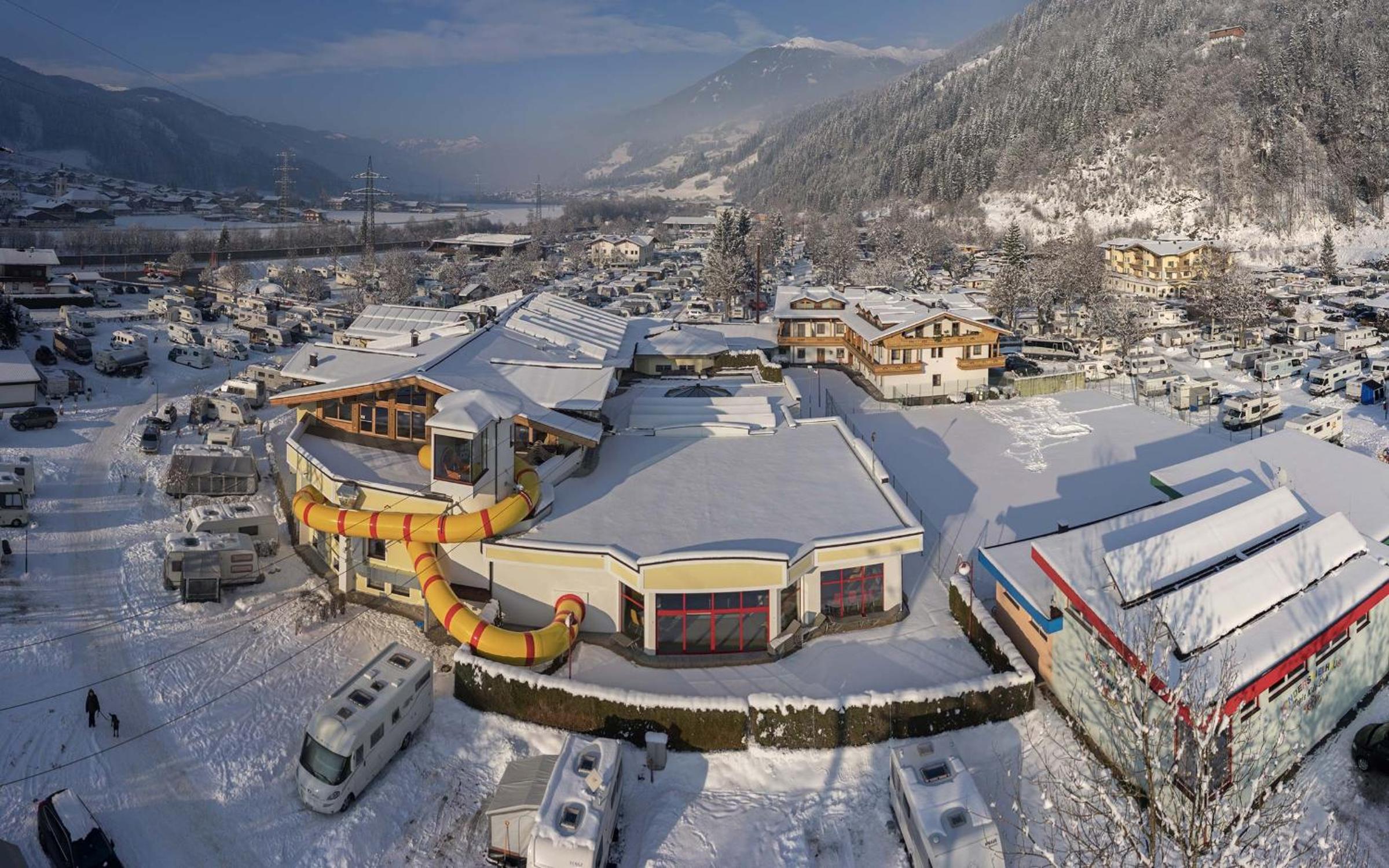 Mountainview Lodge - Chalet im Zillertal direkt am 5 Sterne Campingplatz Aufenfeld mit Hallenbad und Sauna