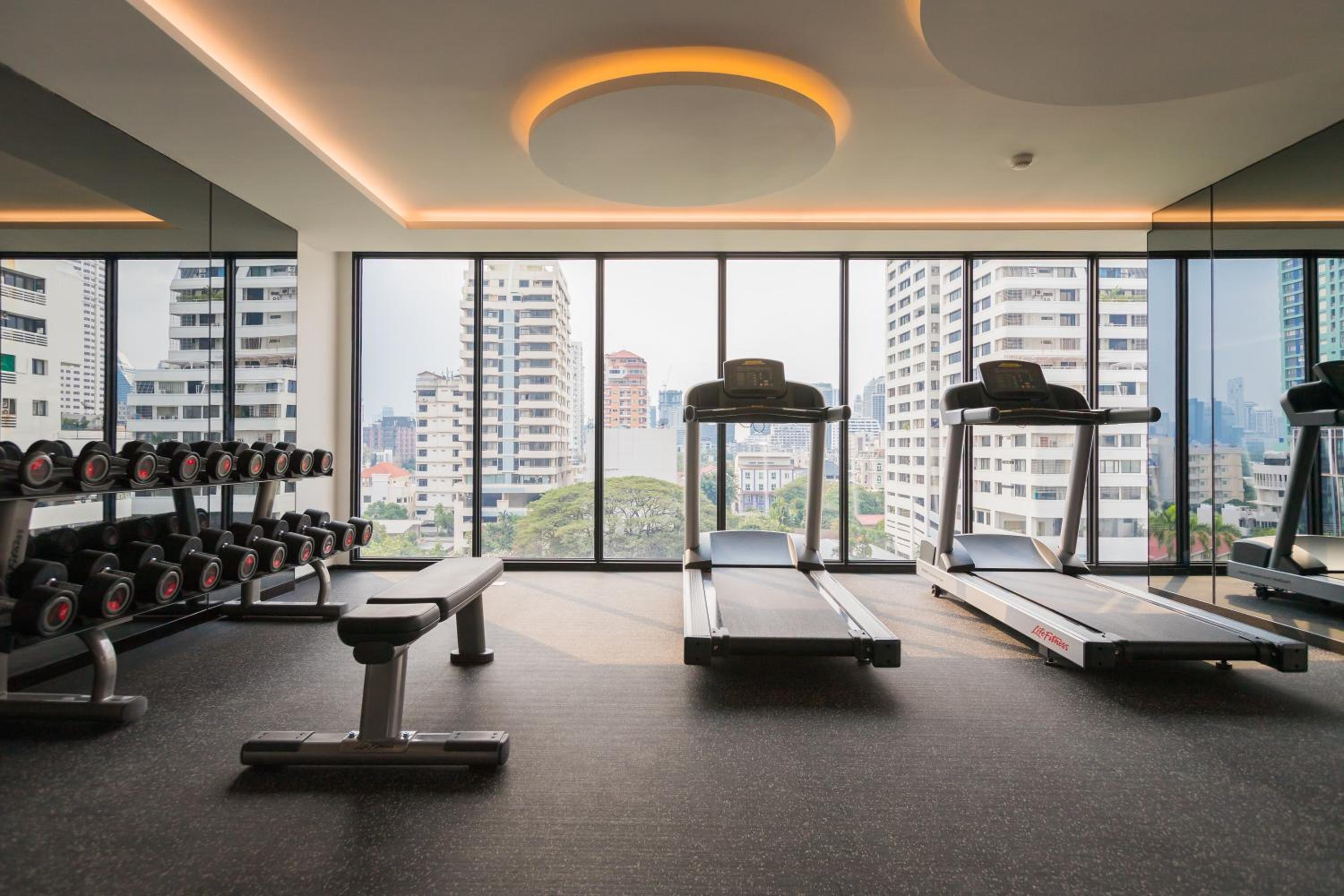 Sukhumvit Asok Modern Suite