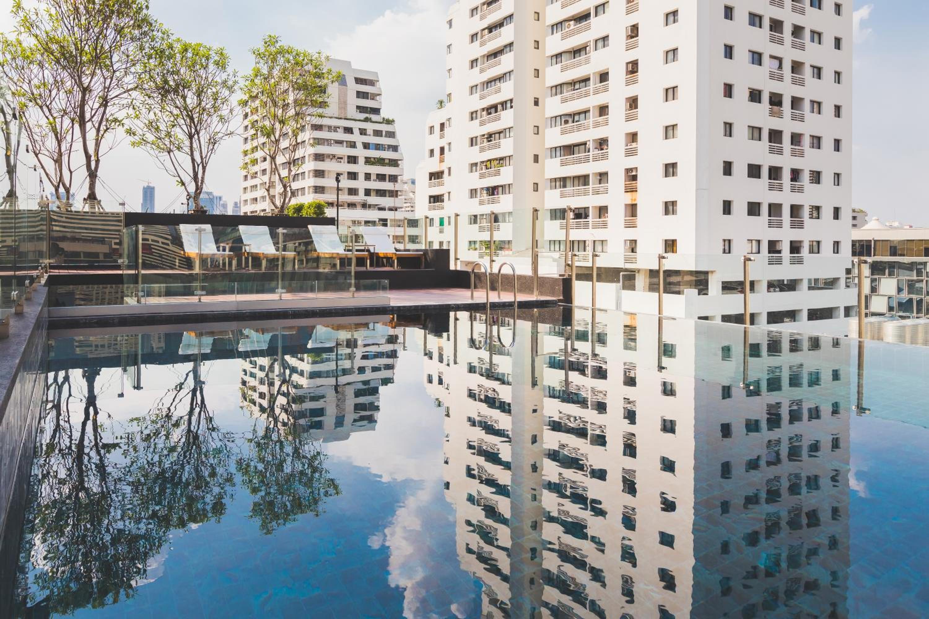 Sukhumvit Asok Modern Suite