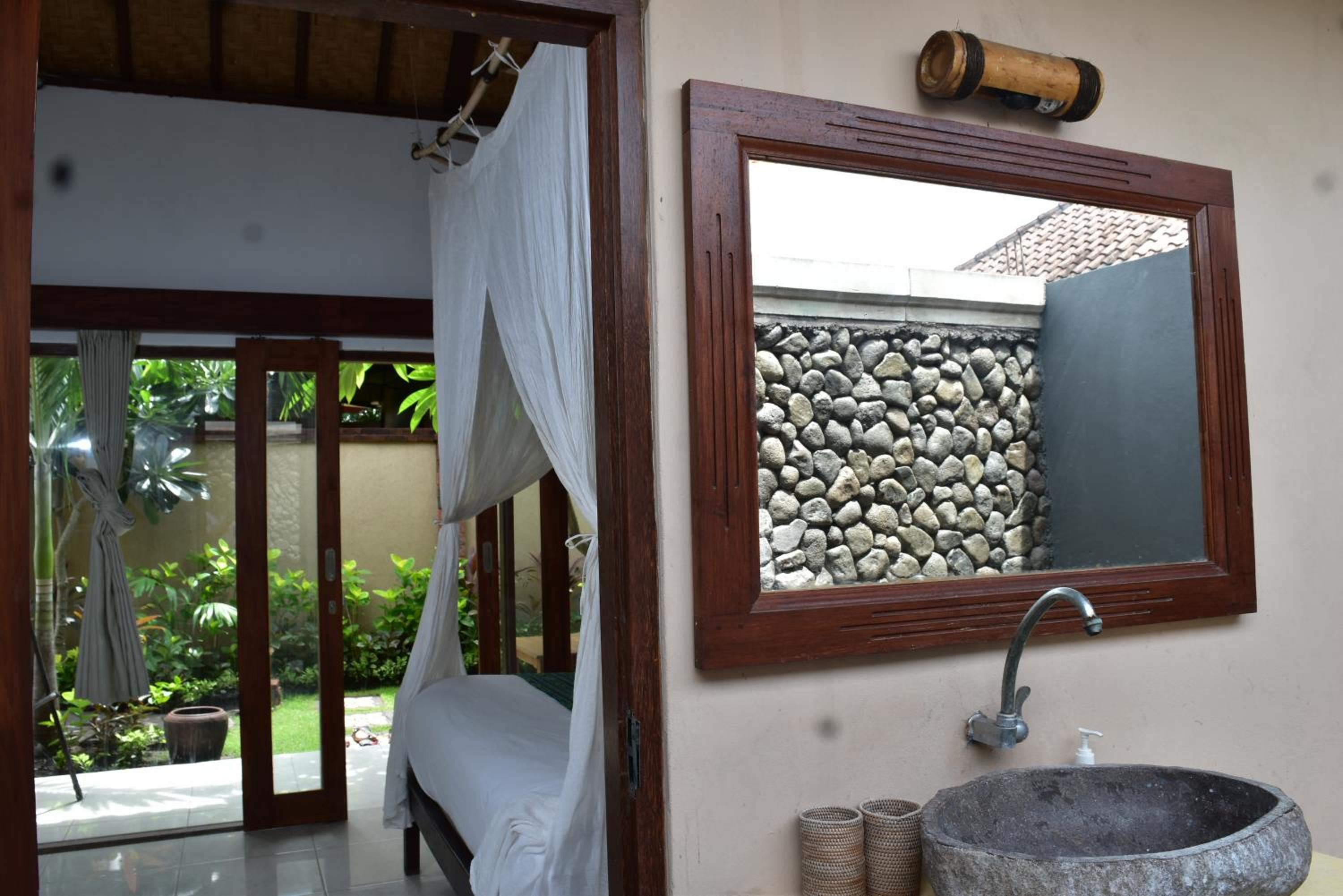 Made Taro - Menjangan Homestay, Banyuwedang - 23