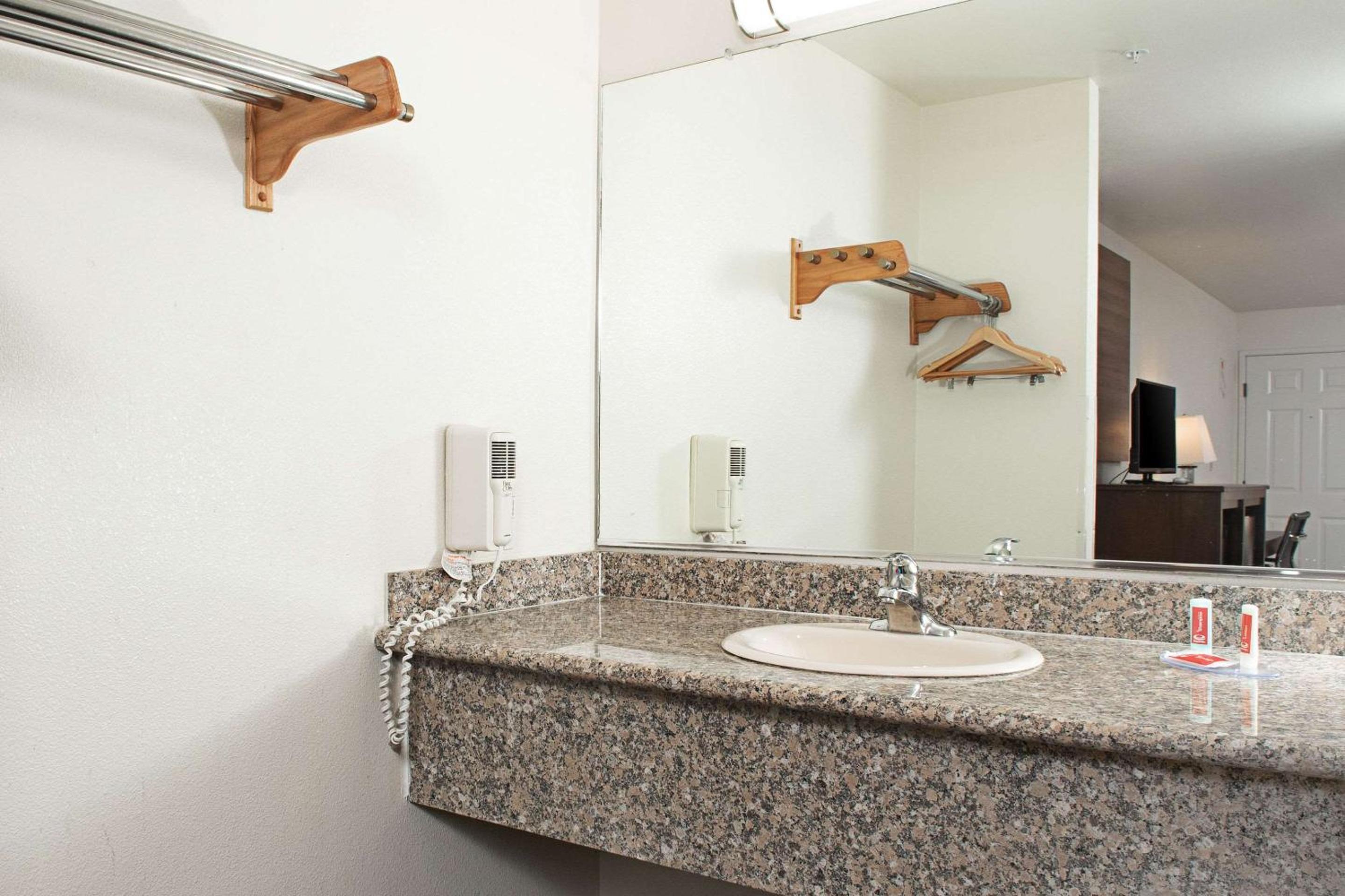 Executive Inn westley,CA - Property Image 5