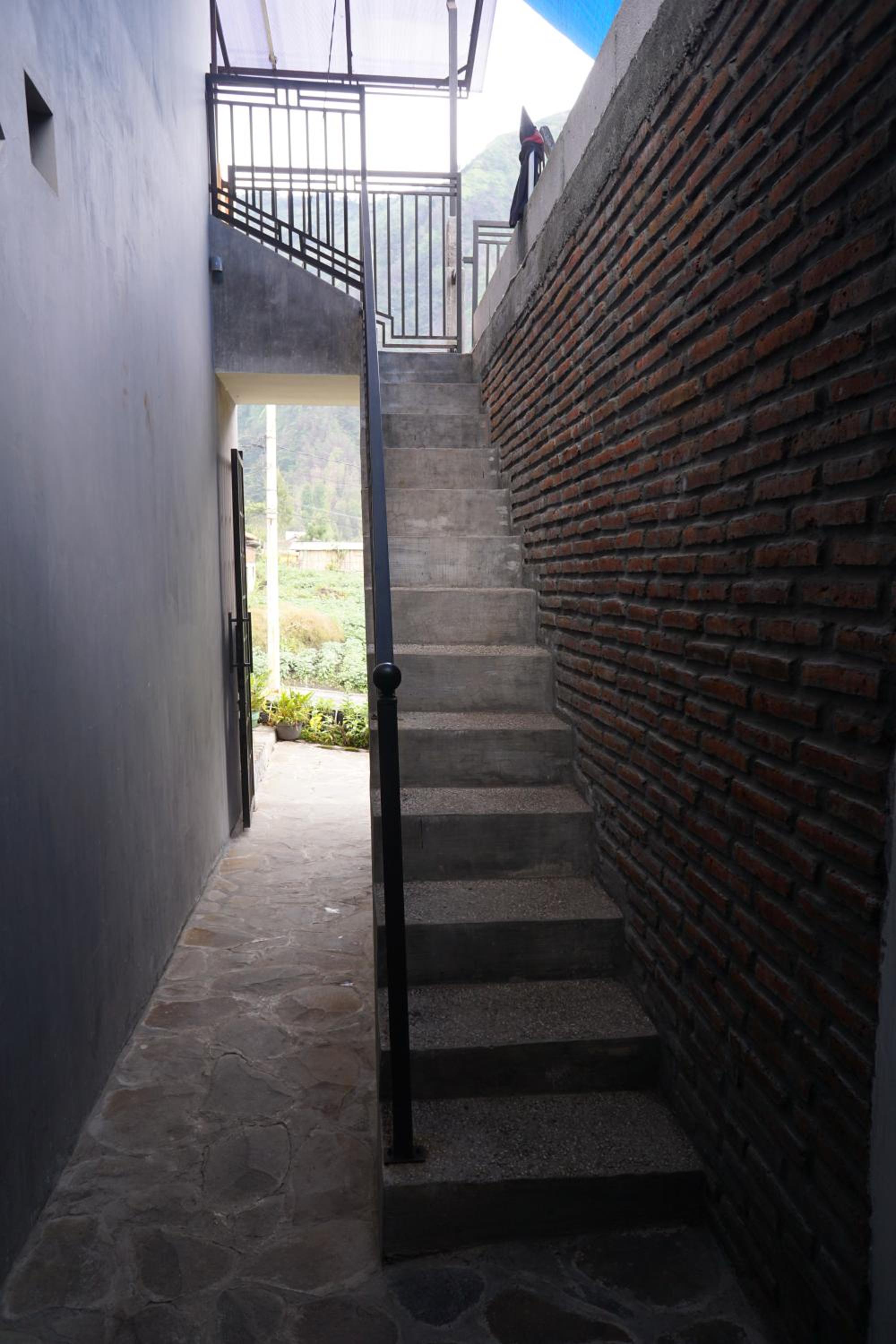 Photo 32