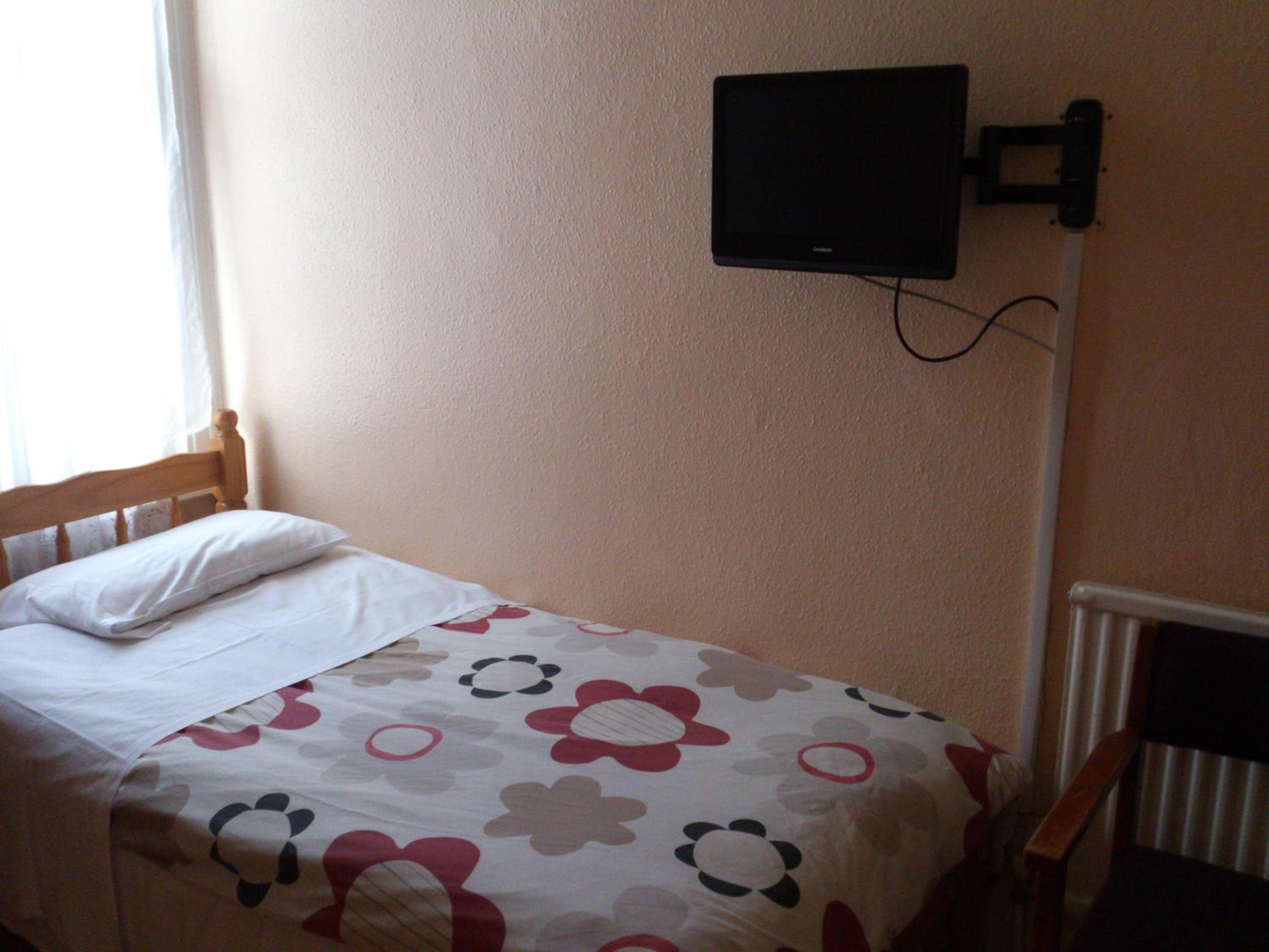 Leicester Vacations - Grafton House - Property Image 7