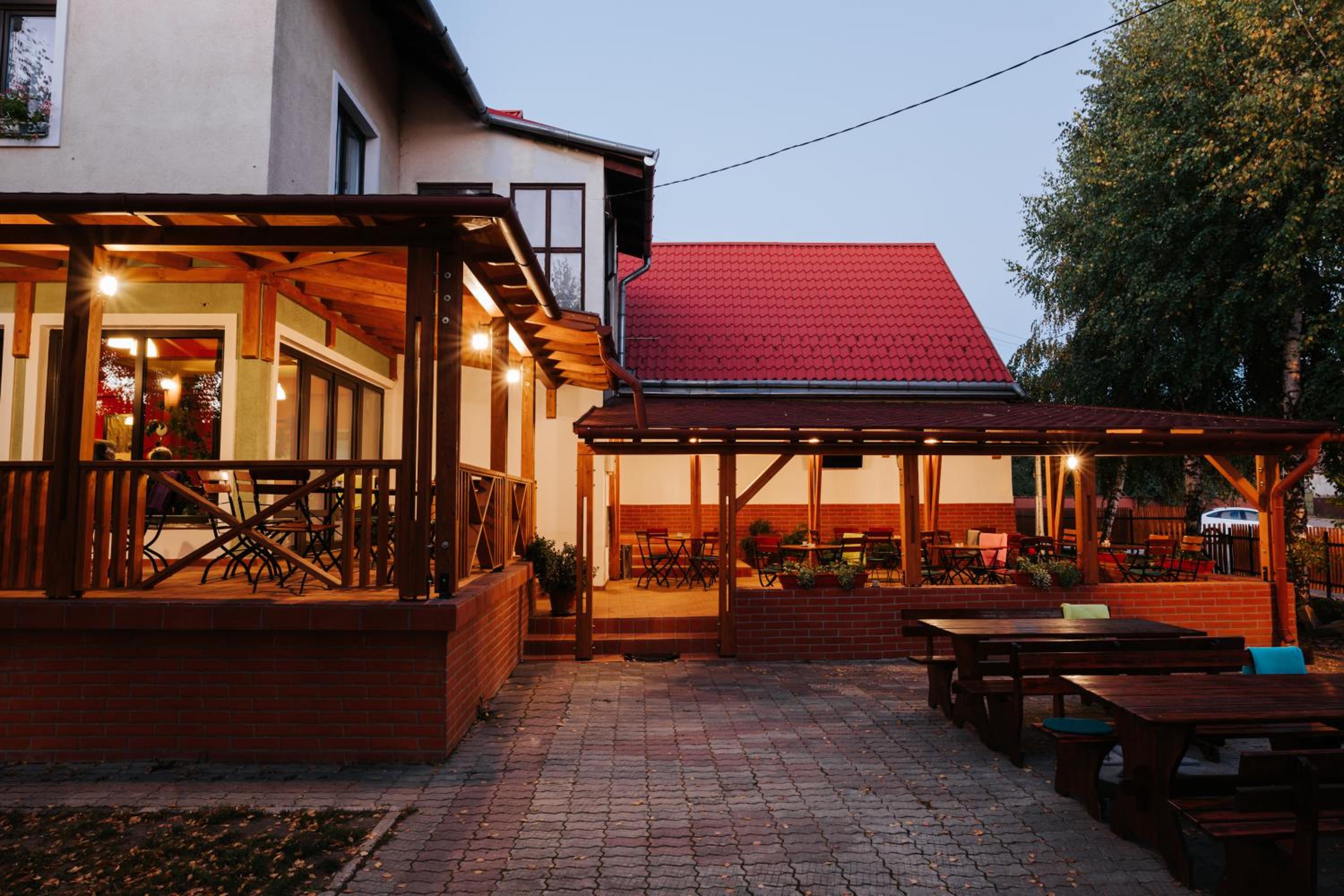 Lázár Pension & Restaurant