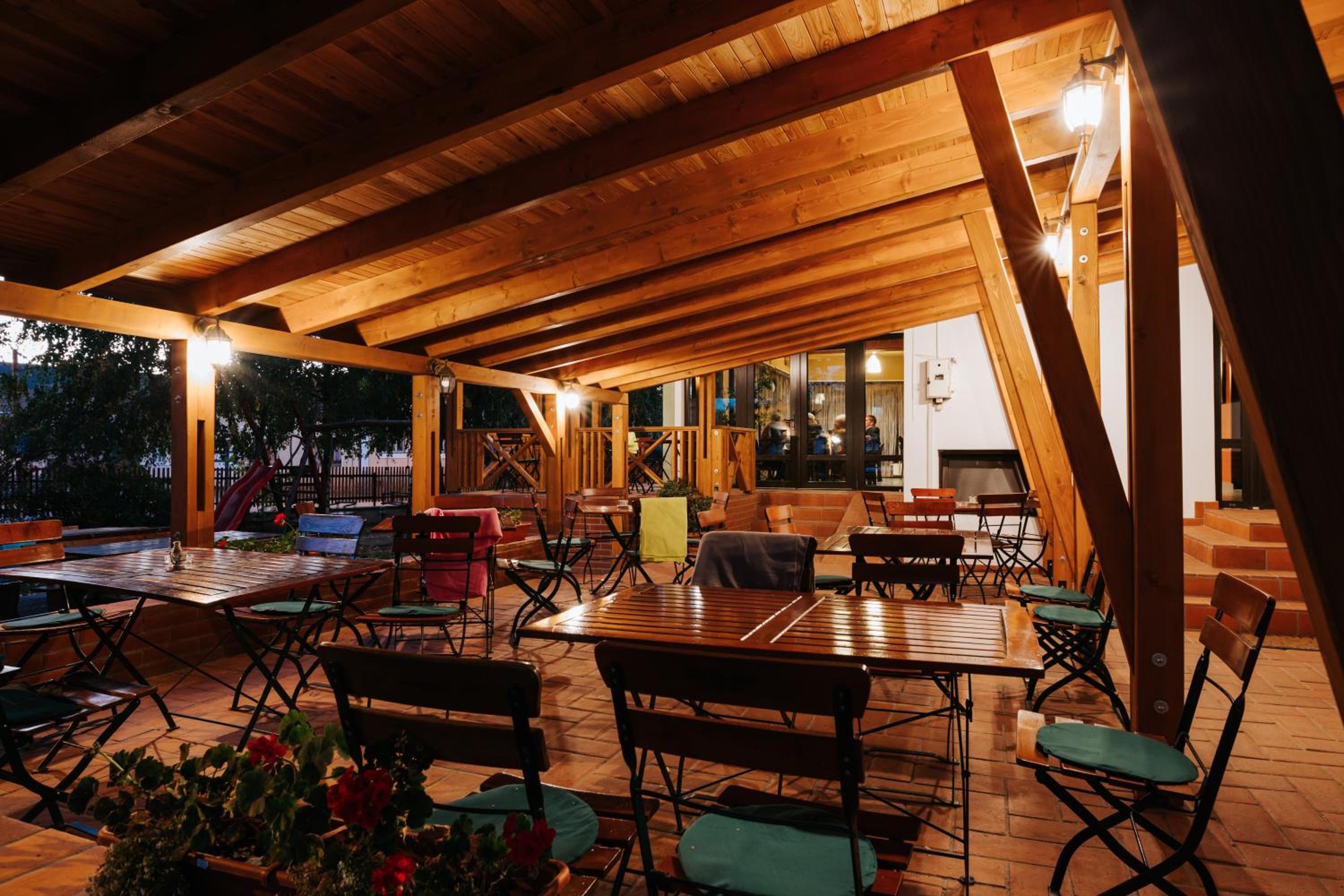 Lázár Pension & Restaurant