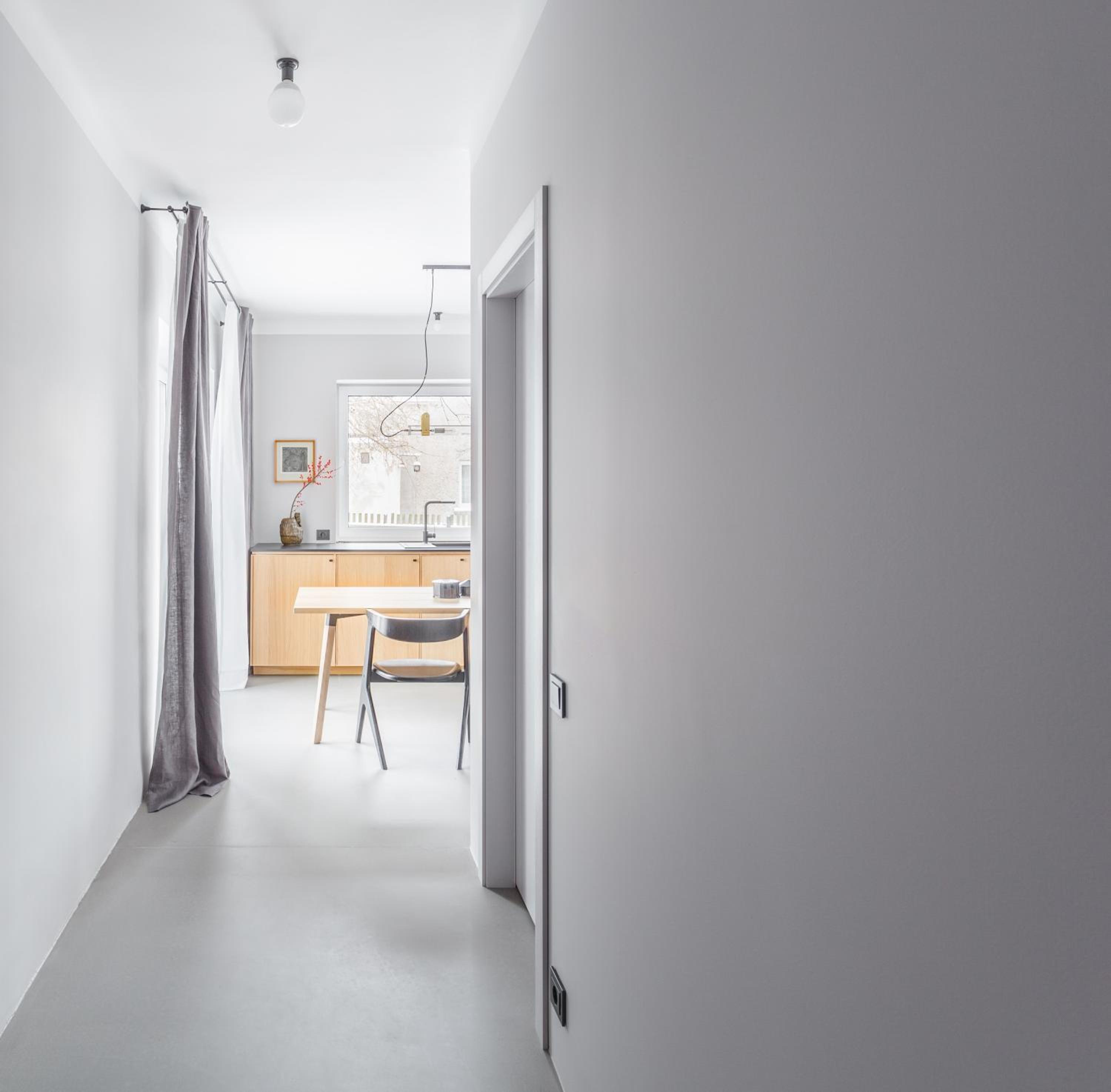 Minimalist. Apartment & Studio view 4