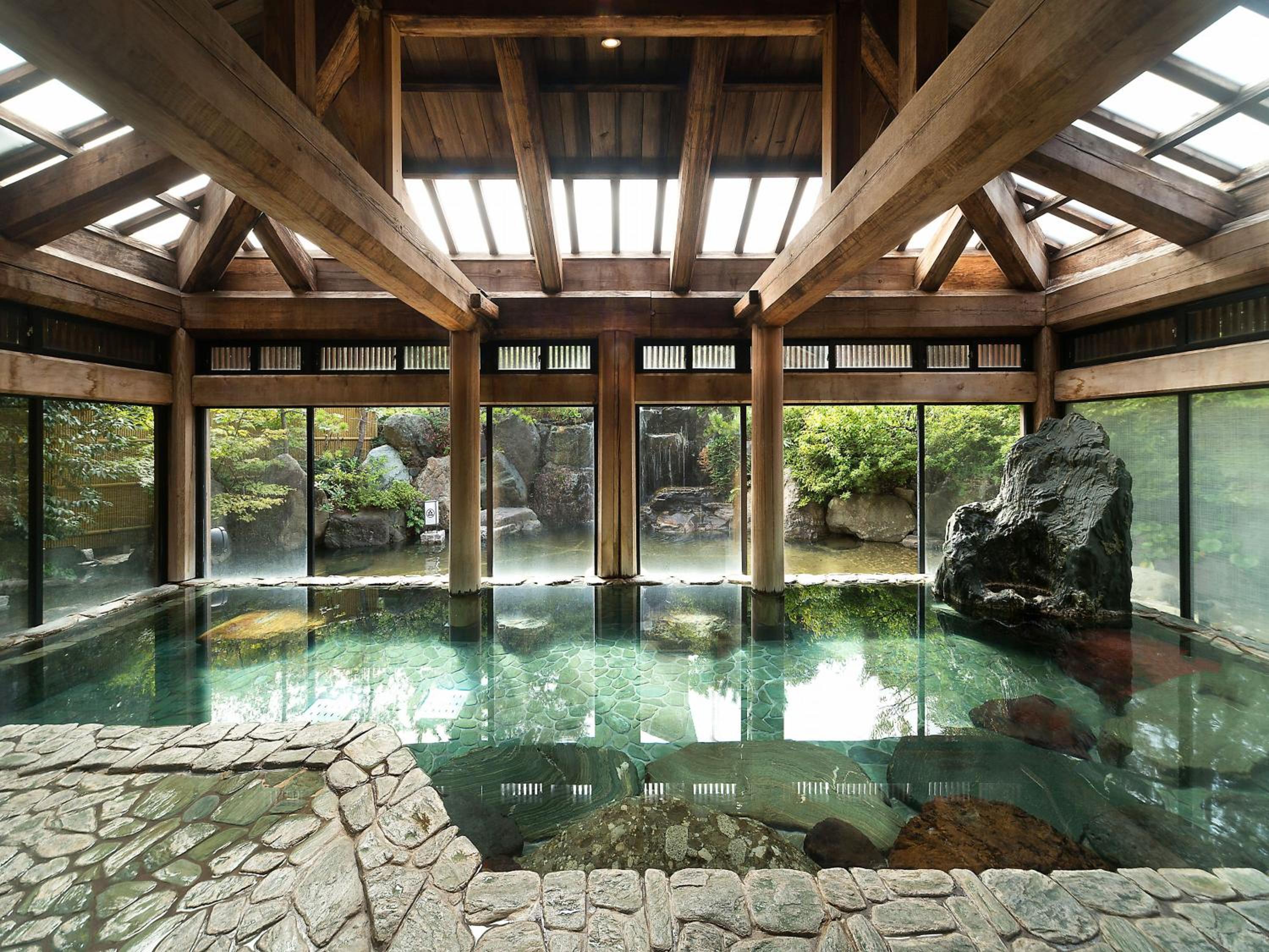 Yuraku Hotel