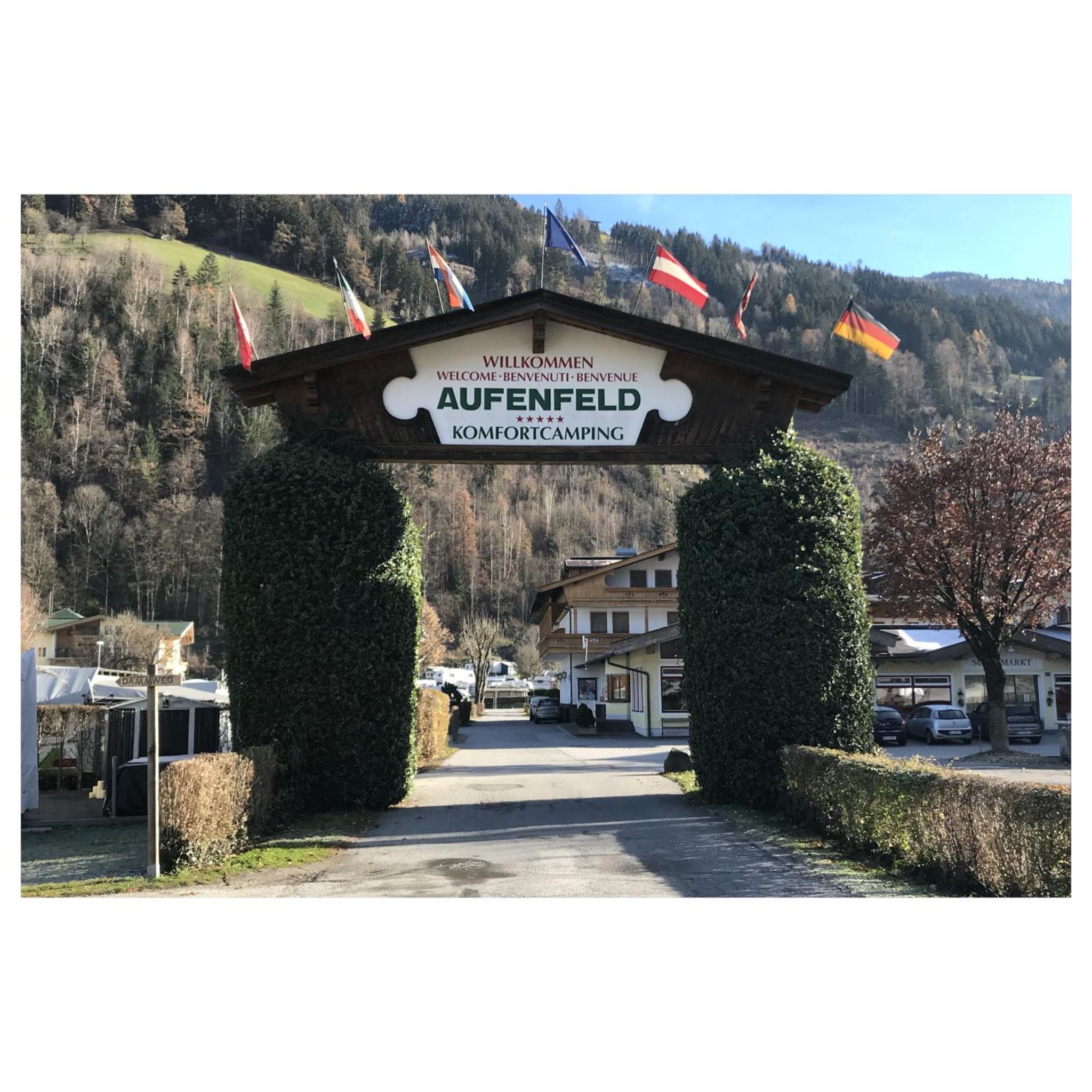 Mountainview Lodge - Chalet im Zillertal direkt am 5 Sterne Campingplatz Aufenfeld mit Hallenbad und Sauna