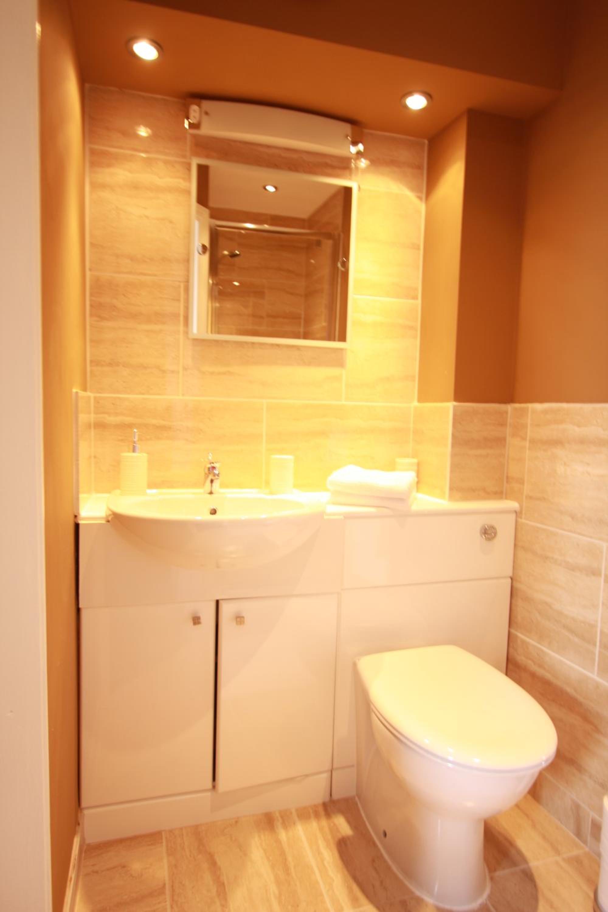 Brentwood Guest House - Image 5