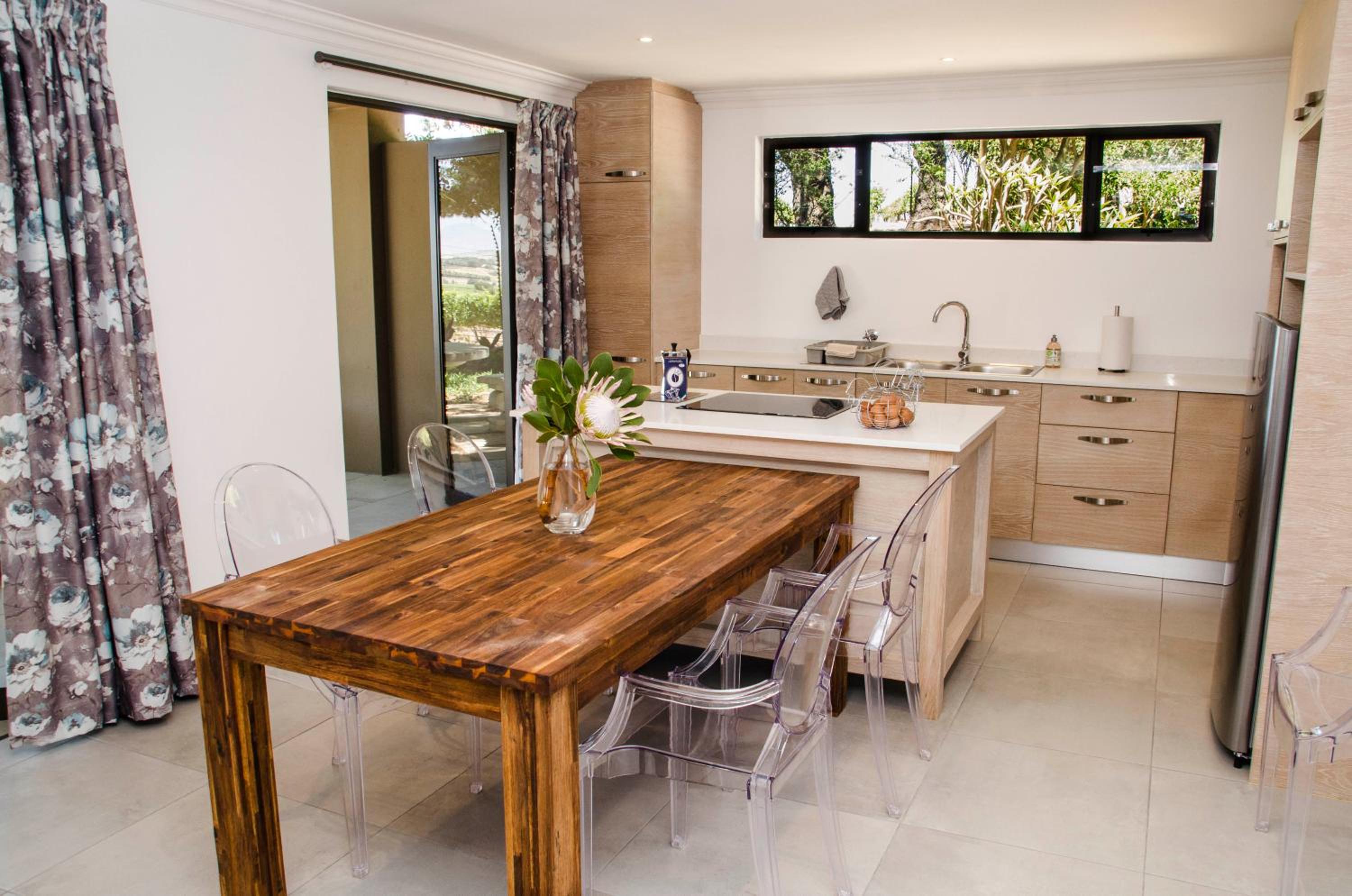 Lavinia Lifestyle view 3