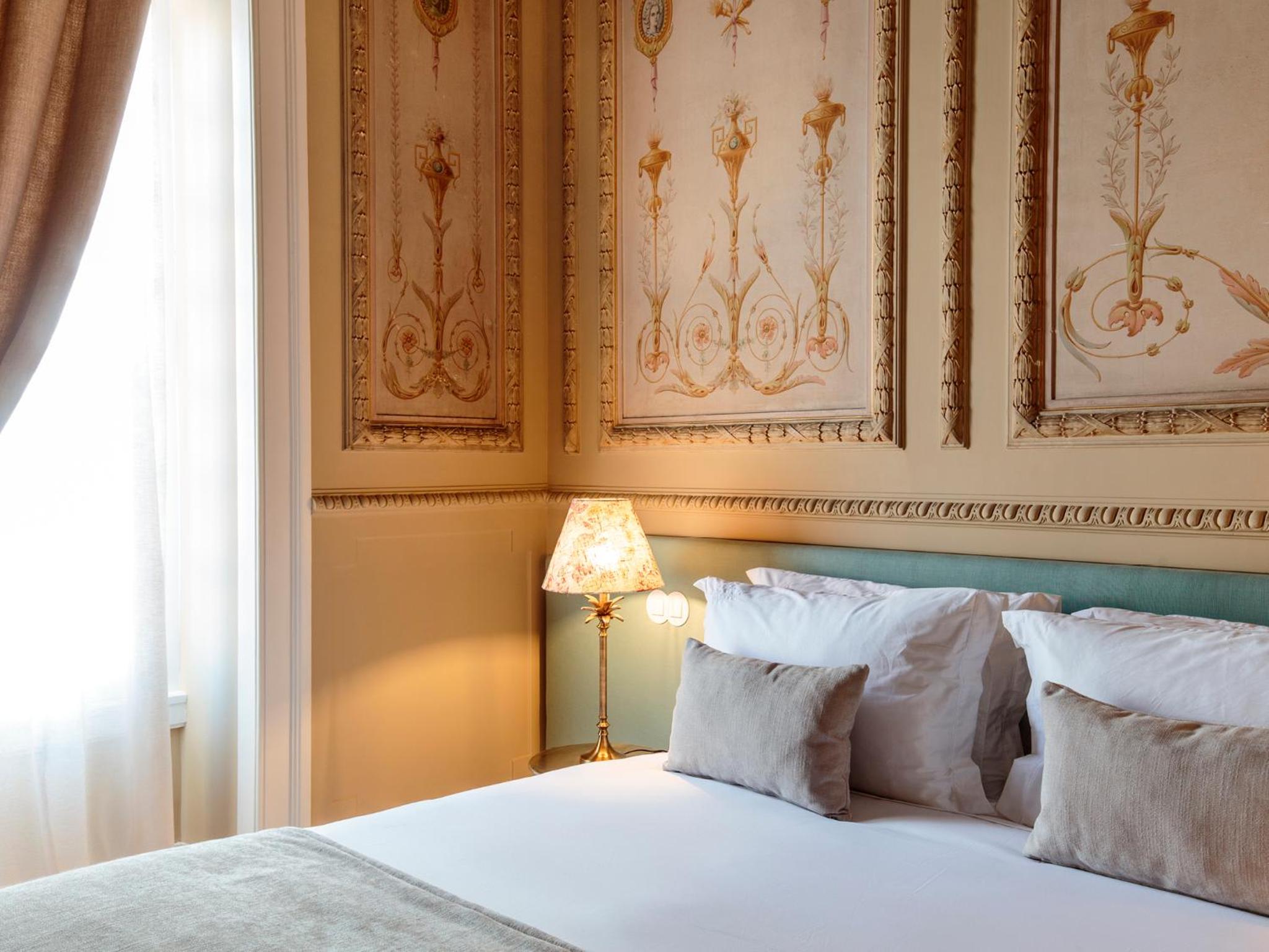 Dear Lisbon - Valmor Palace view 5