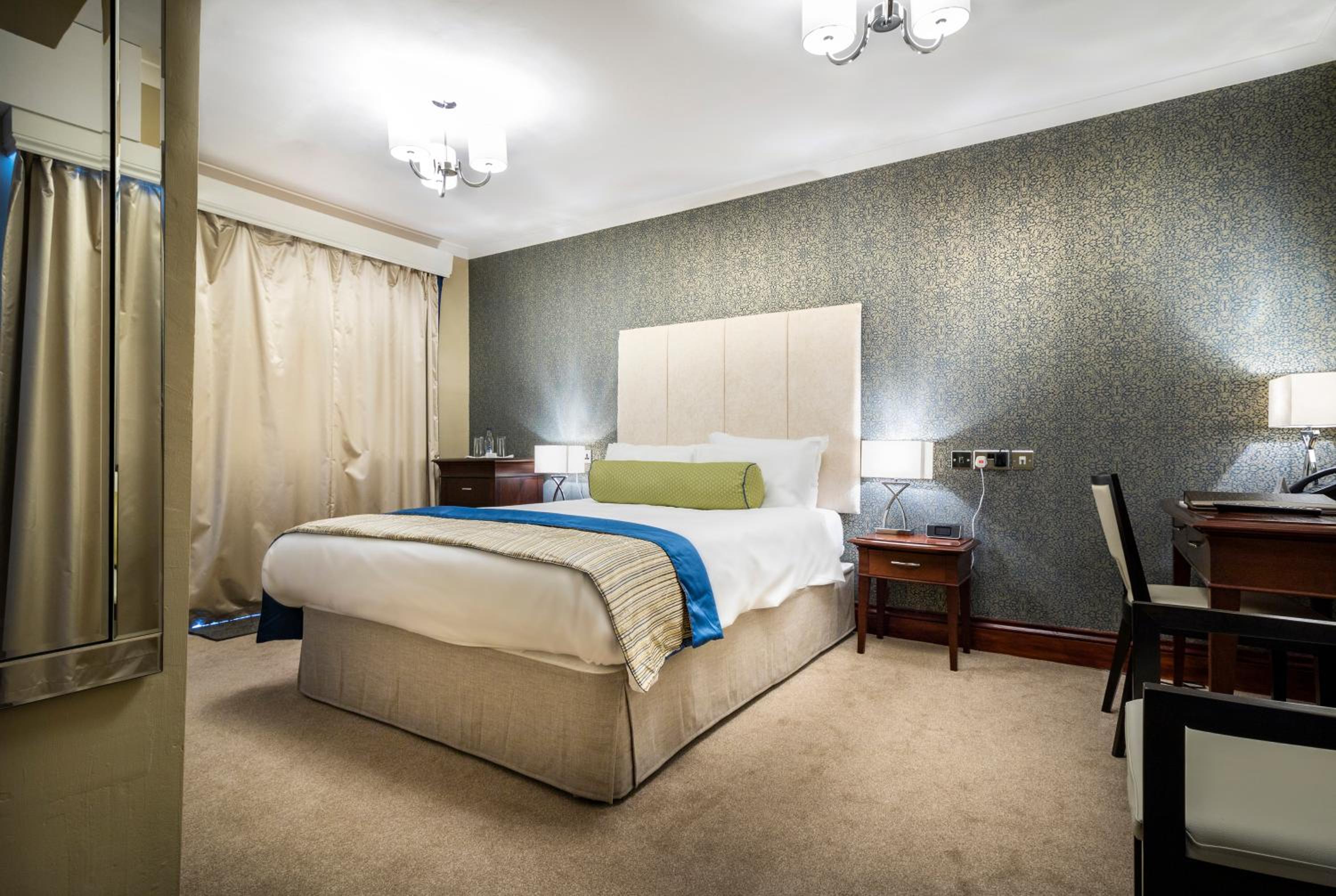 Ilminster Vacations - The Shrubbery Hotel, Ilminster - Property Image 2