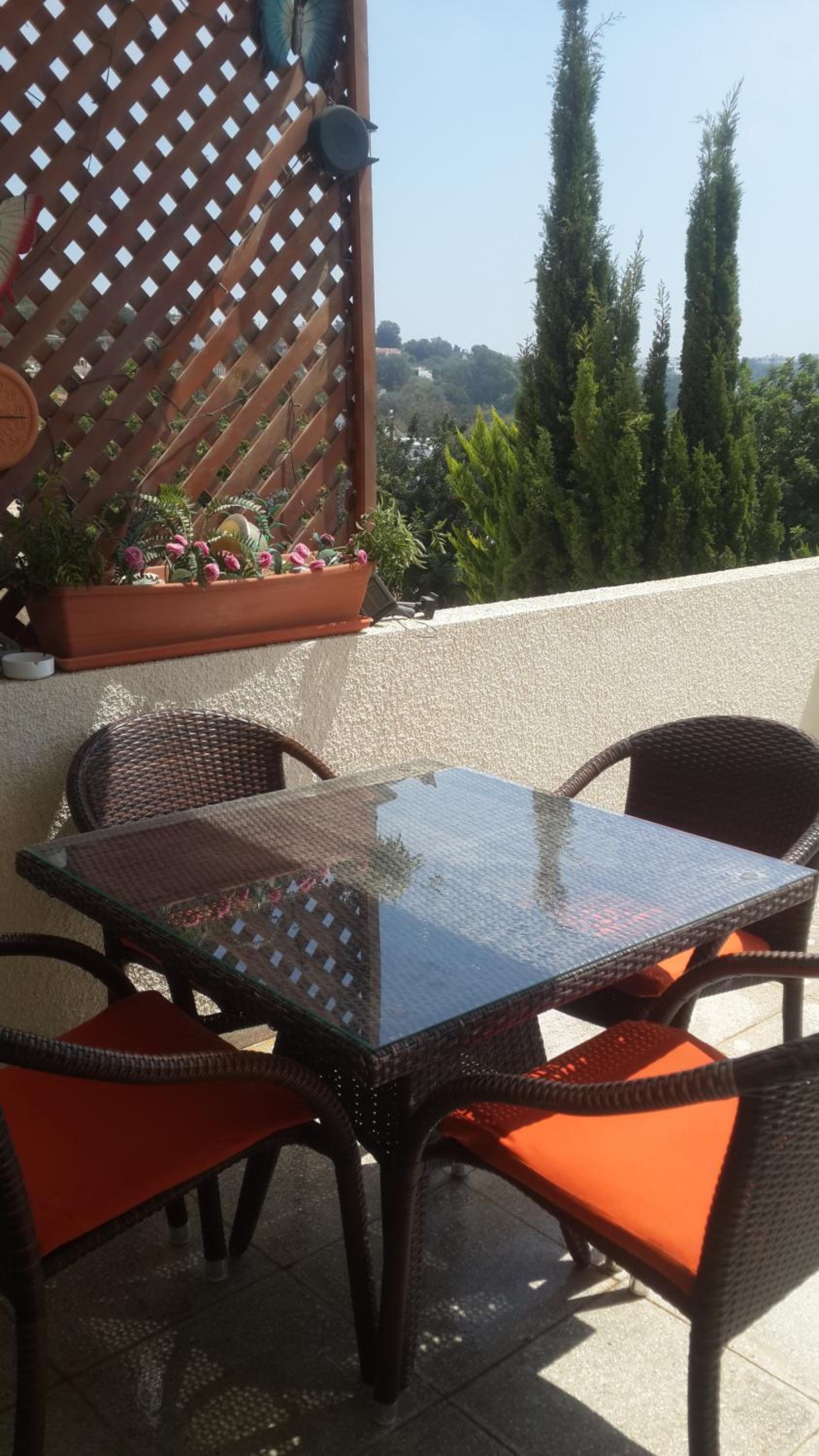 Pelagos Hill Apartment
