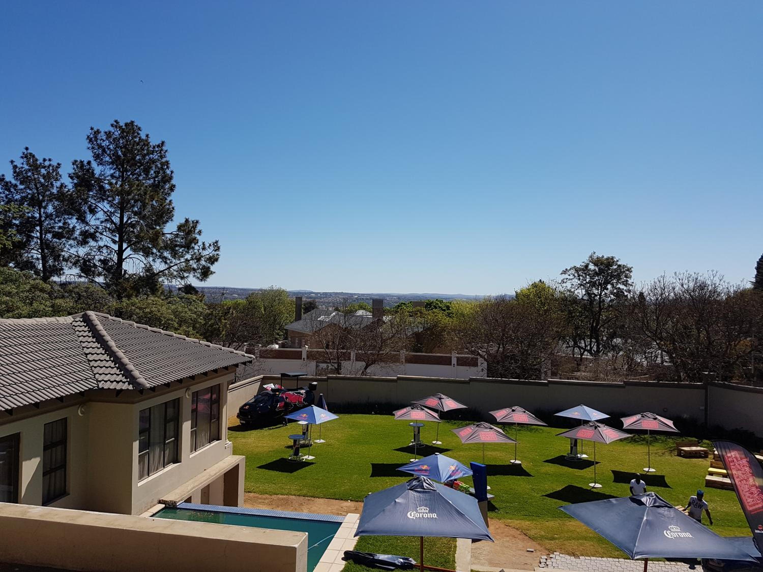 Bryanston Drive Elegant Guesthouse & Boardroom Facilities