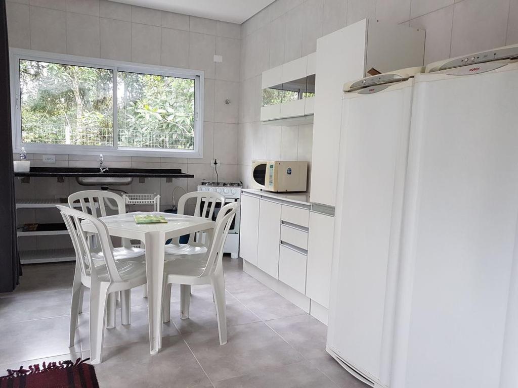 Bertioga, Praia Guaratuba, Costa do Sol - Ampla casa, nova, 4 suítes c/piscina