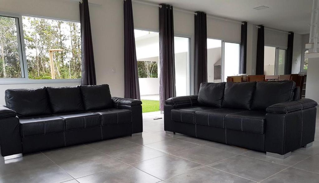 Bertioga, Praia Guaratuba, Costa do Sol - Ampla casa, nova, 4 suítes c/piscina