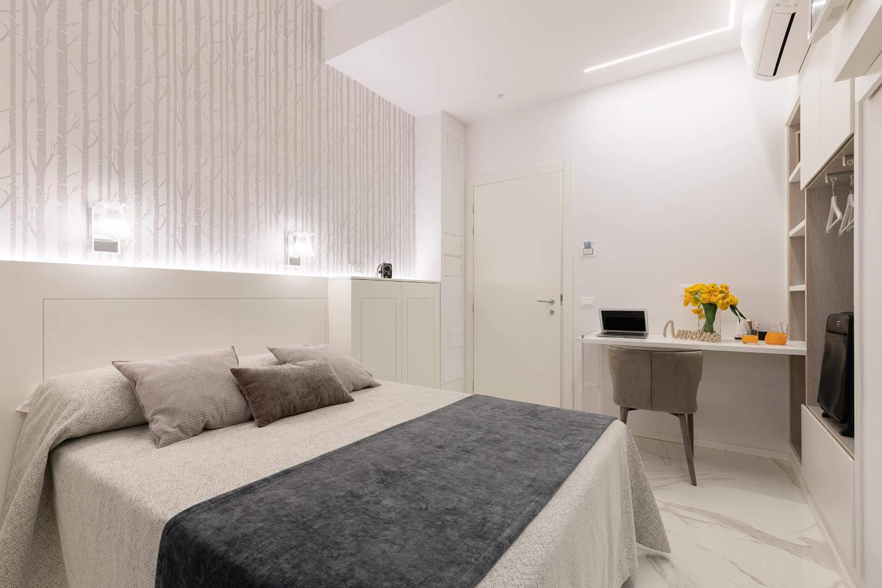 Cavour Suites Guest House