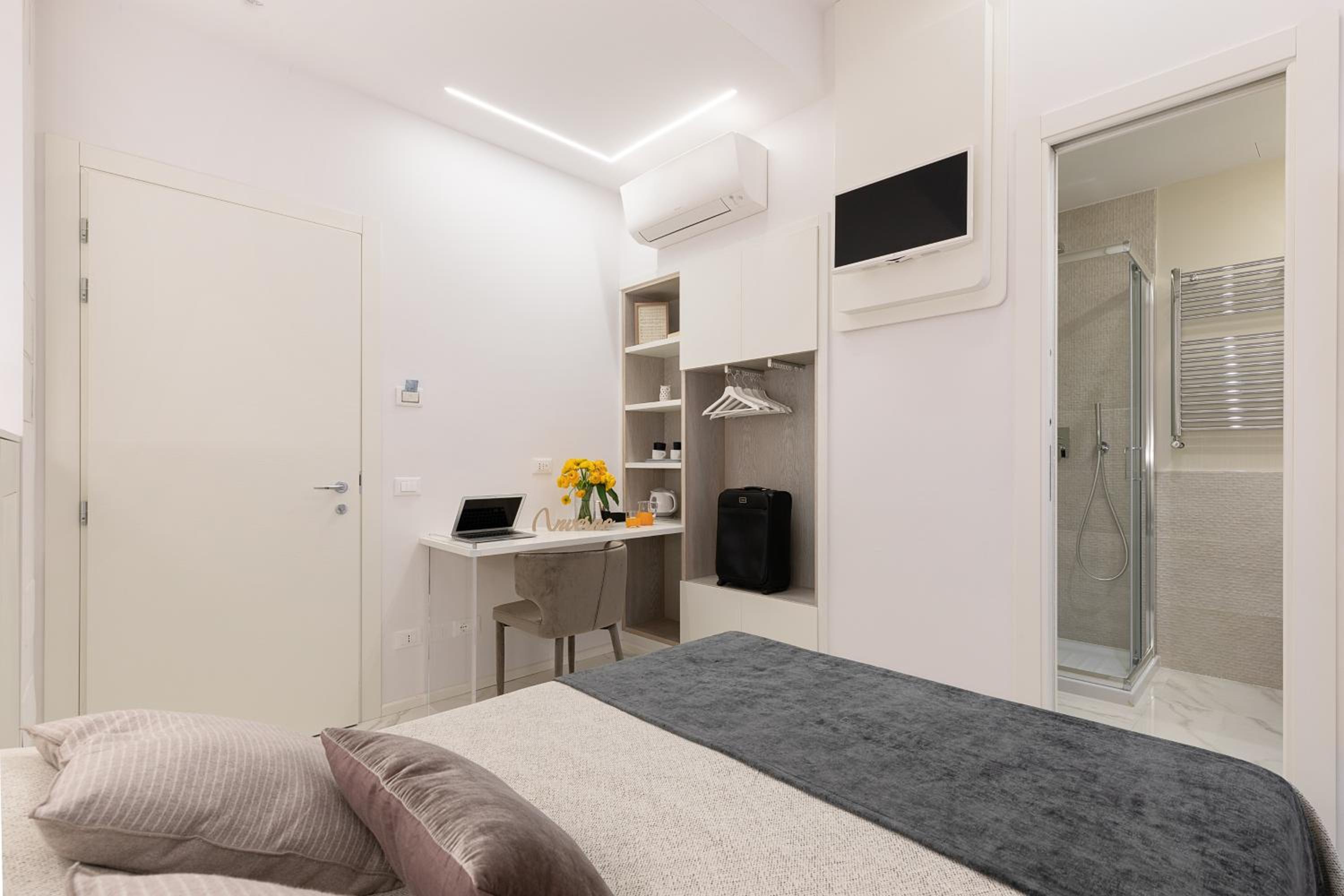 Cavour Suites Guest House