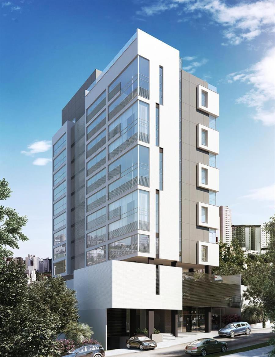 Apartamento com Piscina no Centro e a poucos metros do mar de Torres -RS