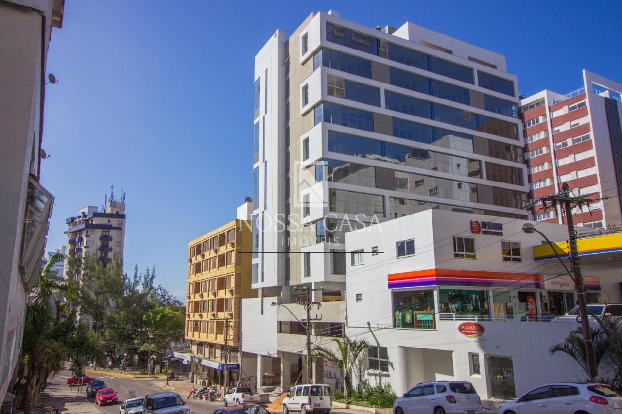 Apartamento com Piscina no Centro e a poucos metros do mar de Torres -RS
