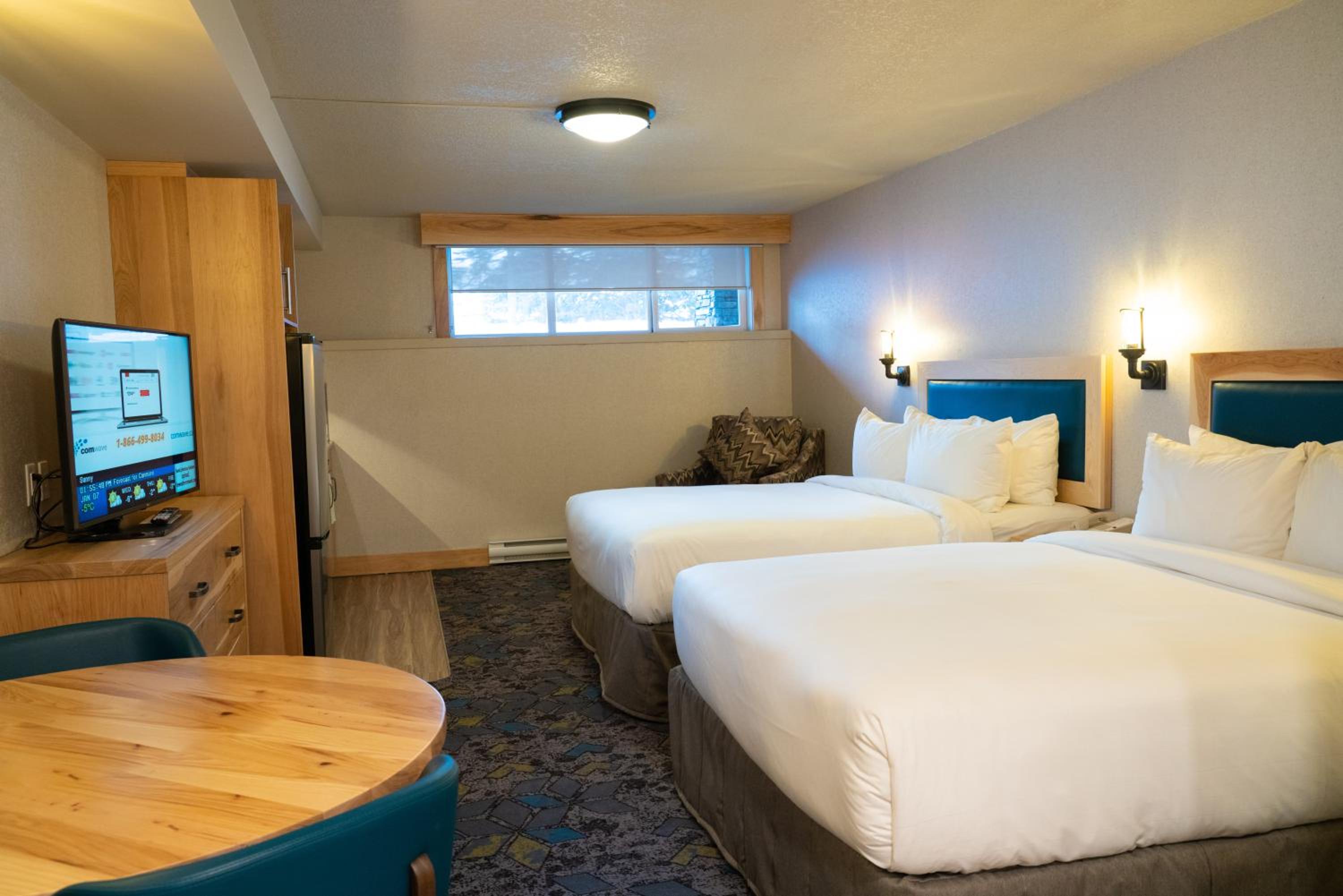 Tunnel Mountain Resort