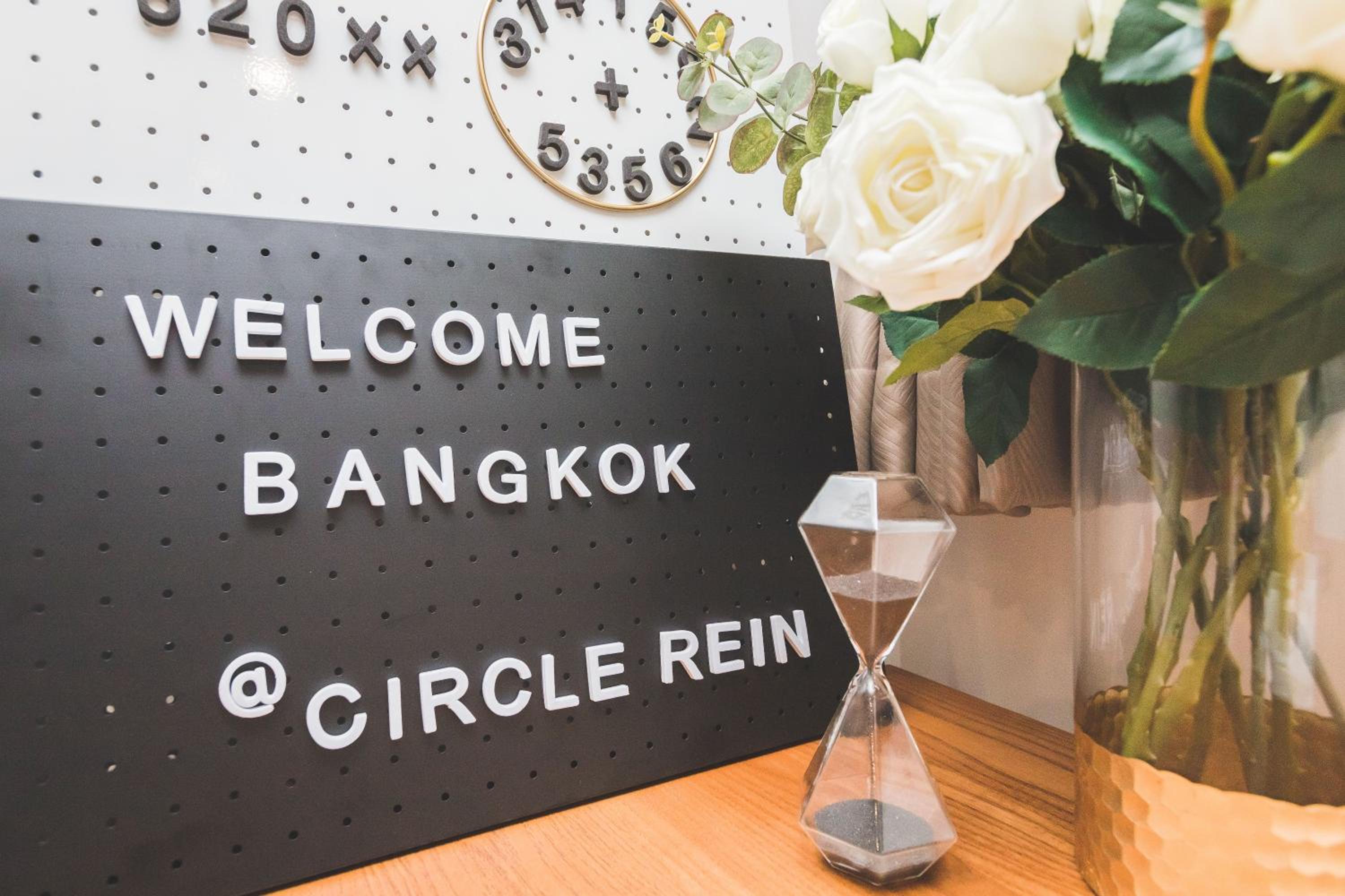 Sukhumvit Asok Modern Suite