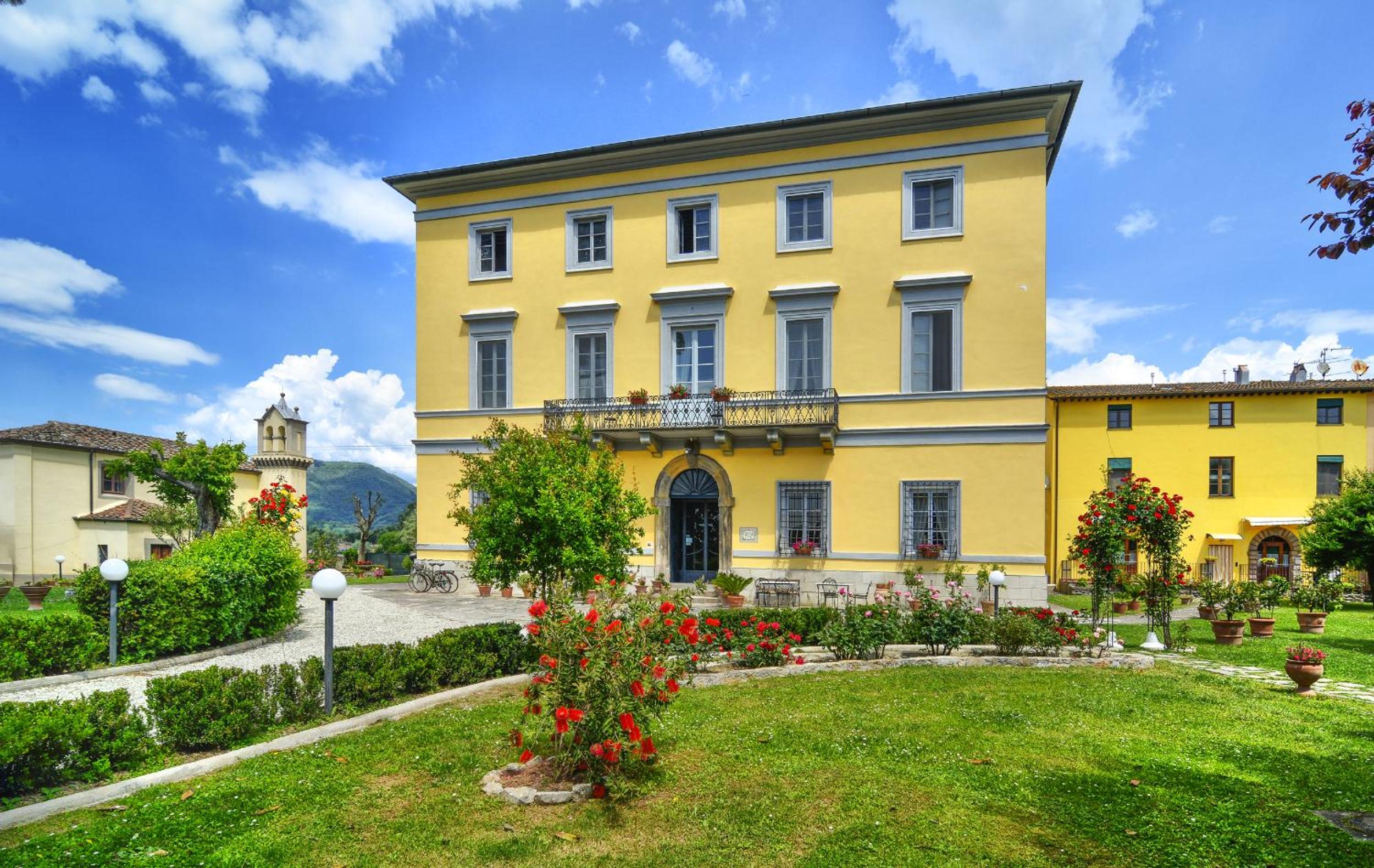 Hotel B&B Villa Pardi Lucca - Image 1