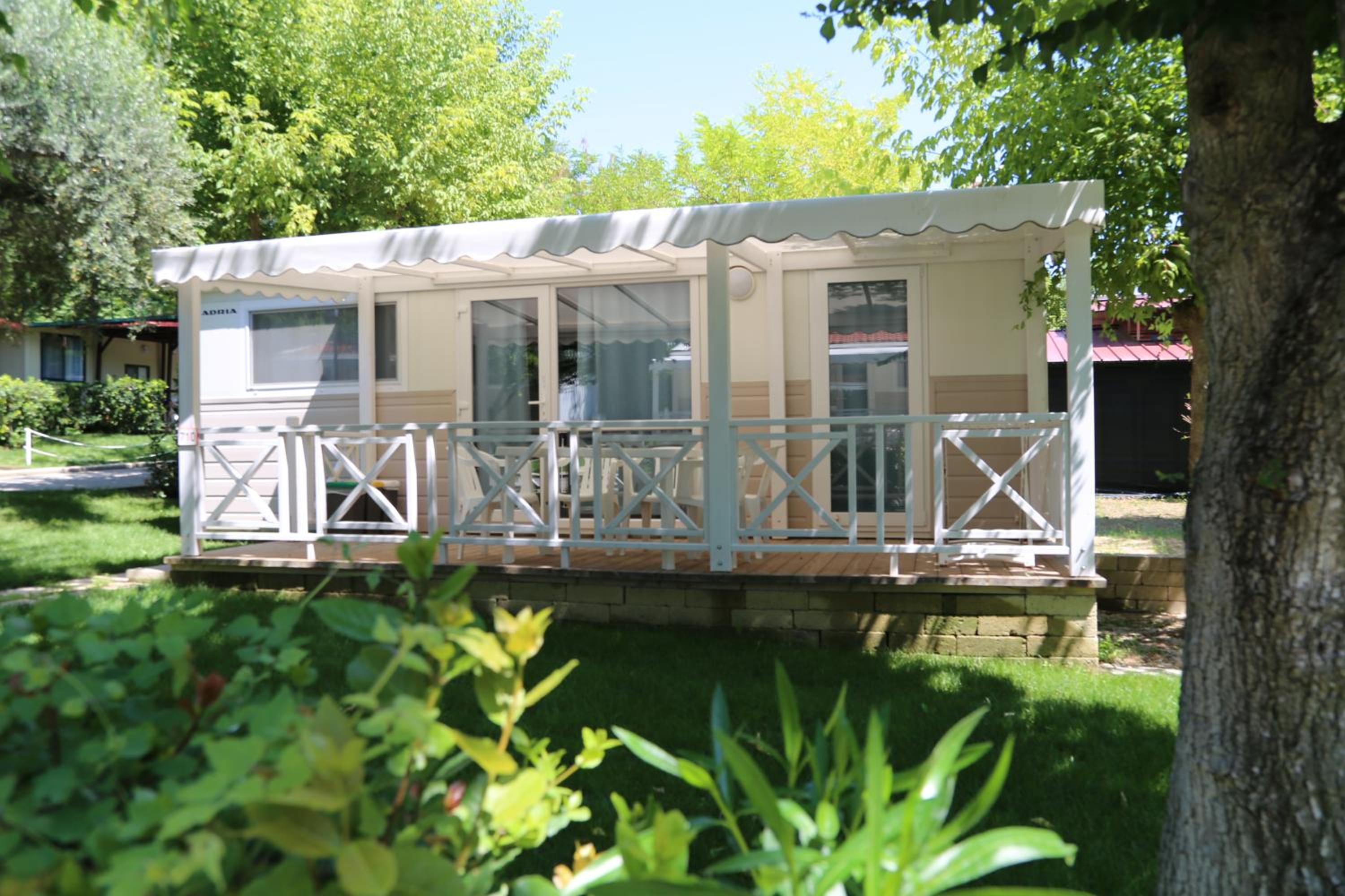 Green Garden Village con piscina, spiaggia riservata e parcheggio