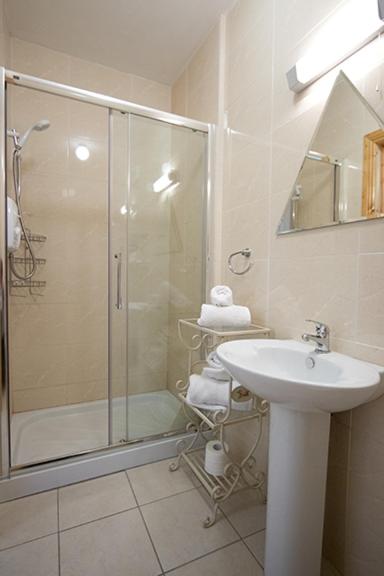 Glencourt Apartments