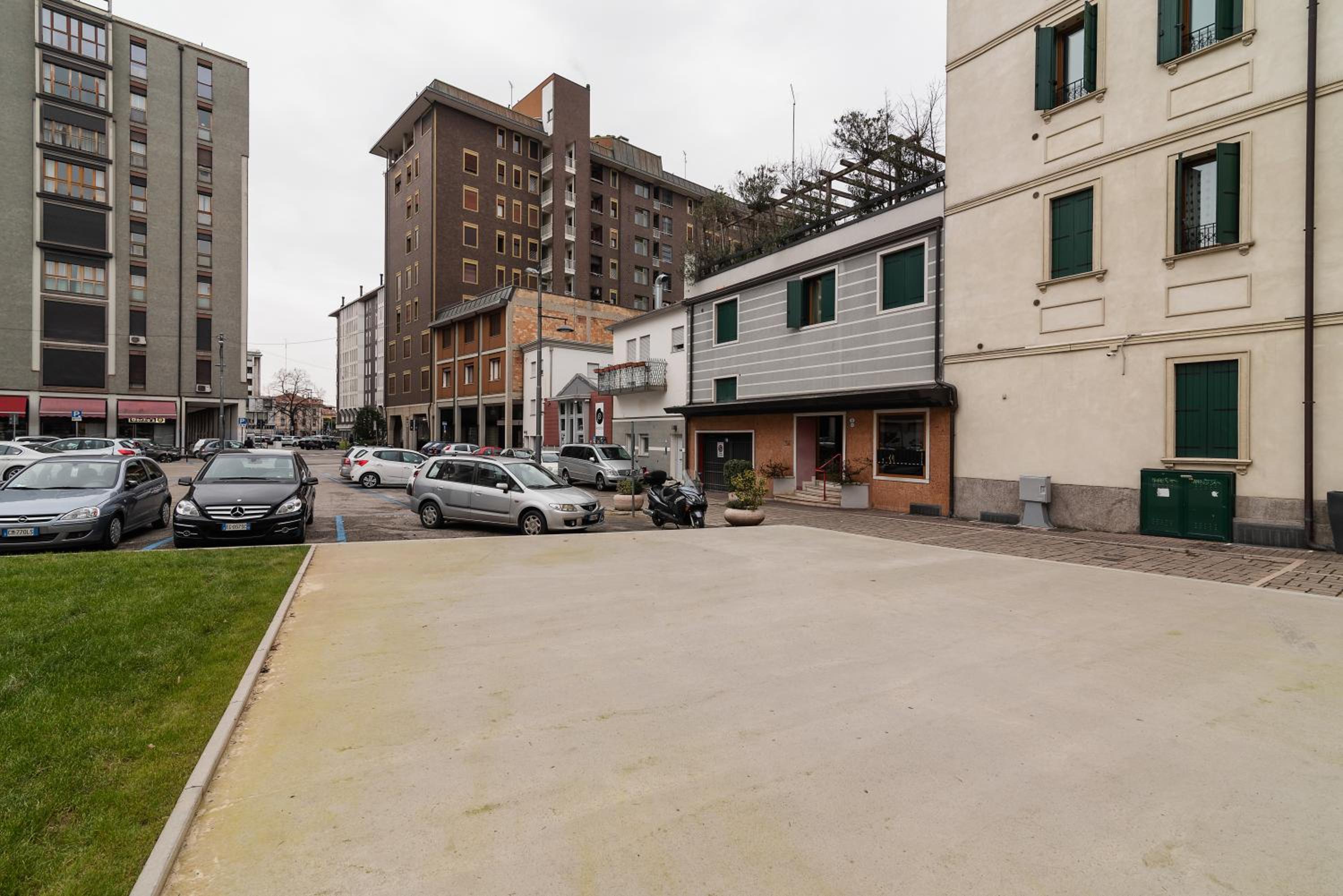 GuestHost - Scrovegni Design Apartment view 4