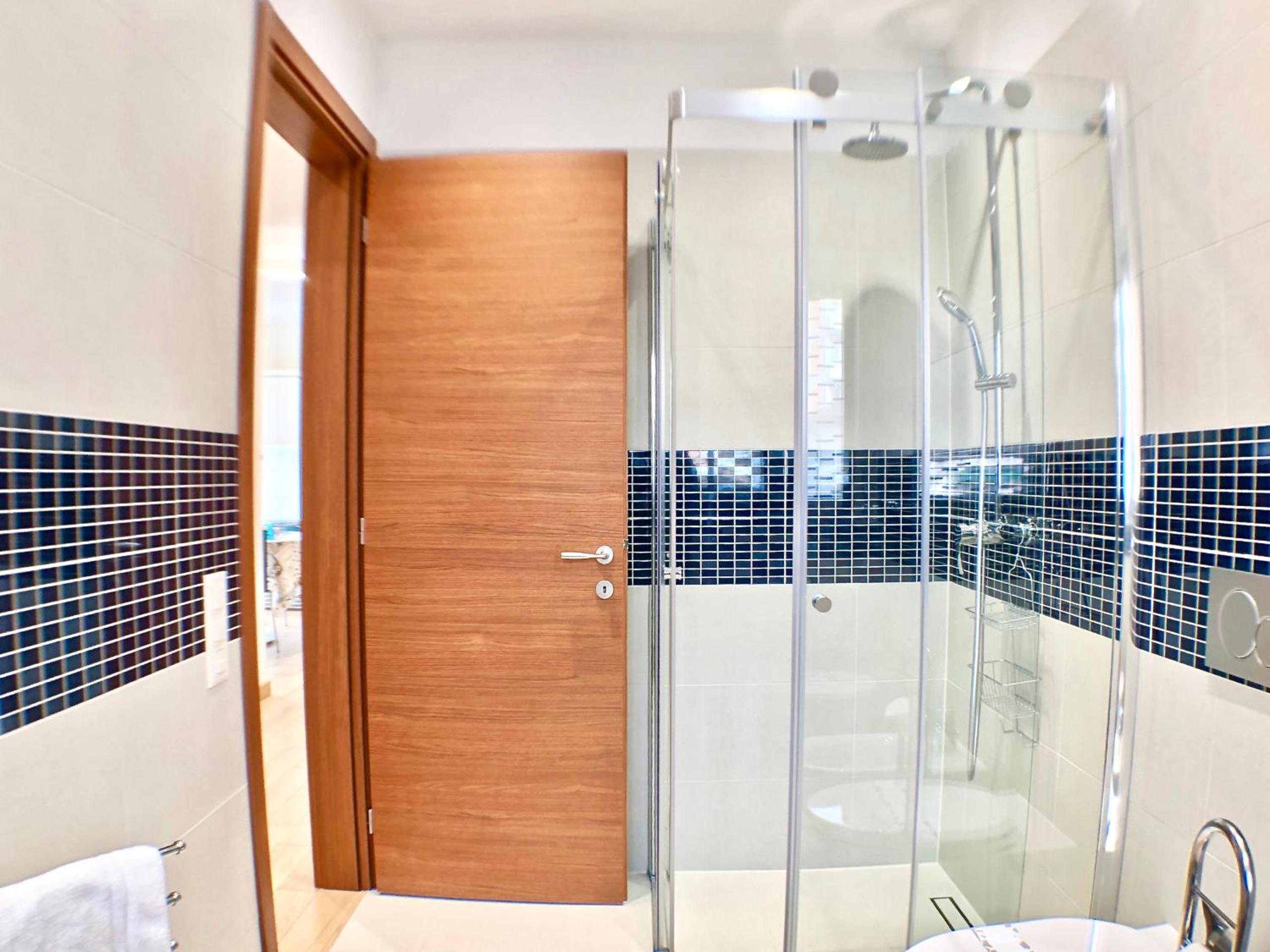 Roggia Apartments by Quokka 360 - a stone's throw from Ciani Park