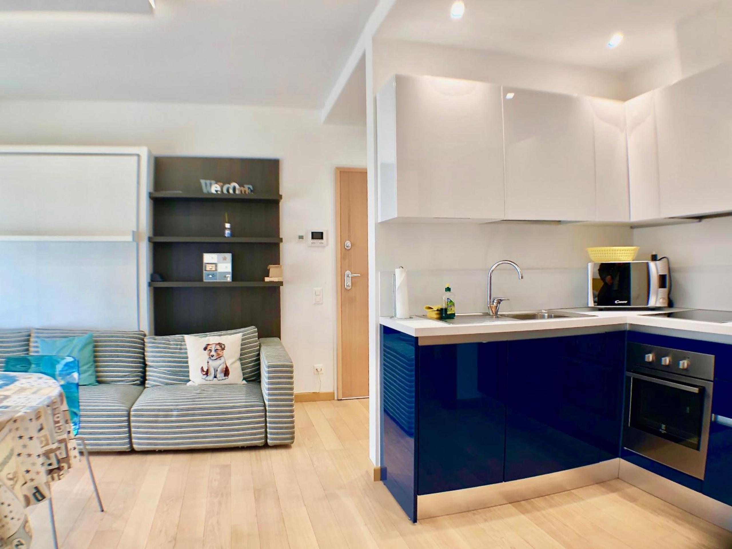 Roggia Apartments by Quokka 360 - a stone's throw from Ciani Park