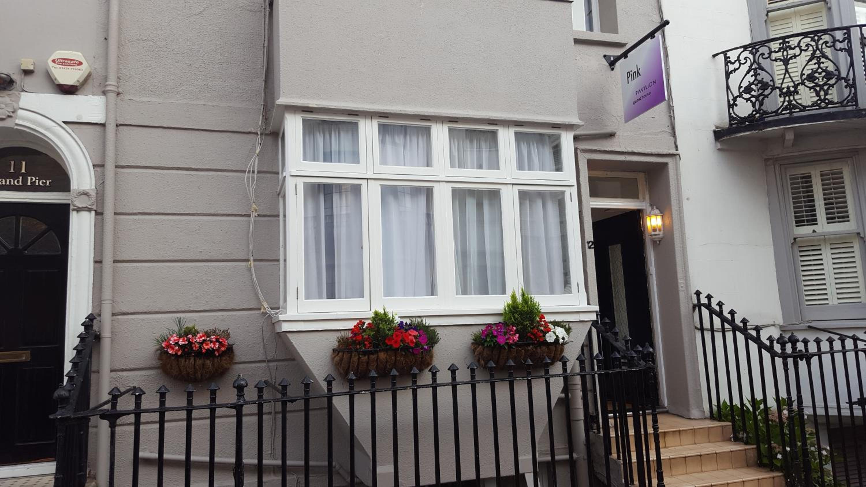 Hotel Pink Pavilion - Image 1