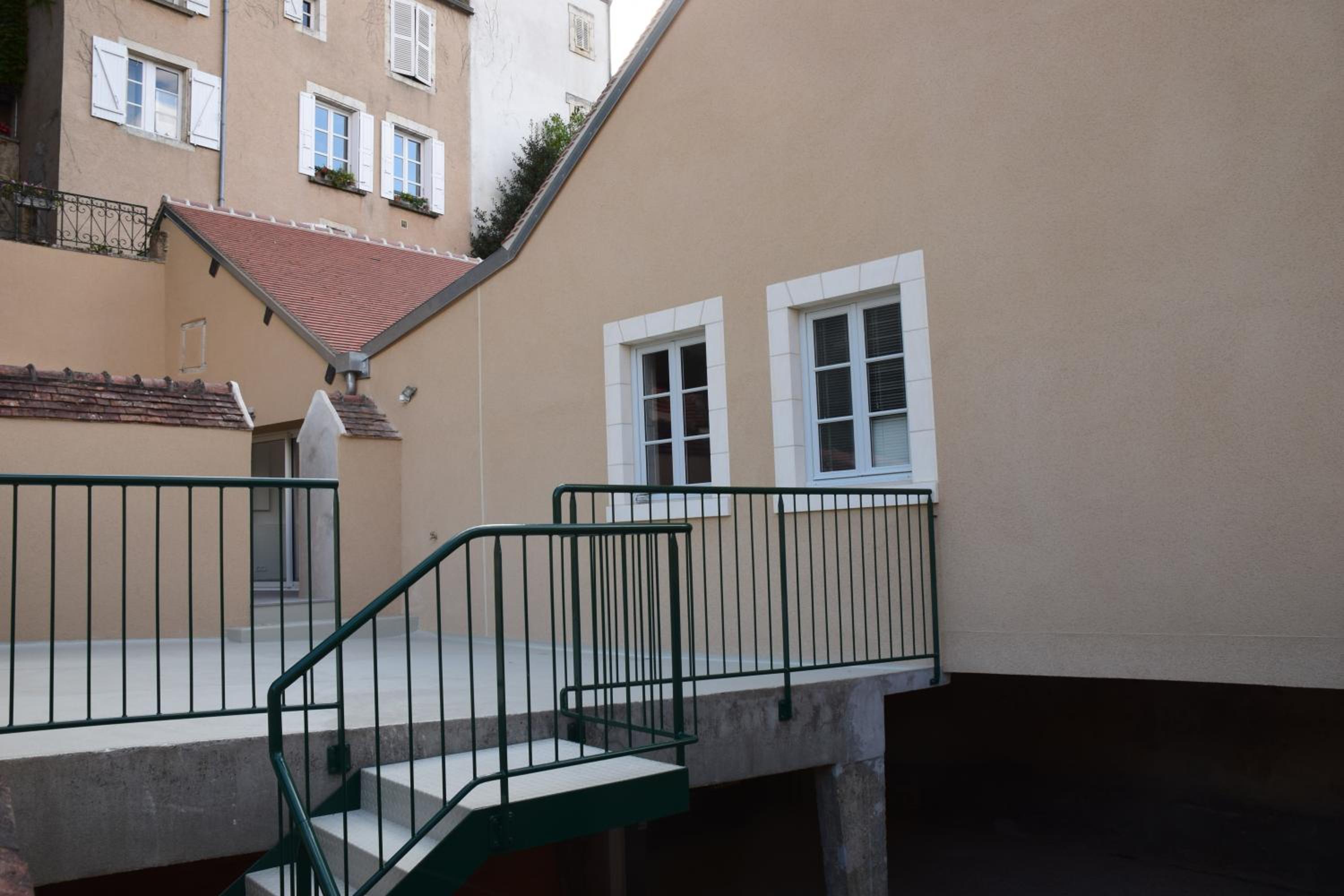 Photo 8