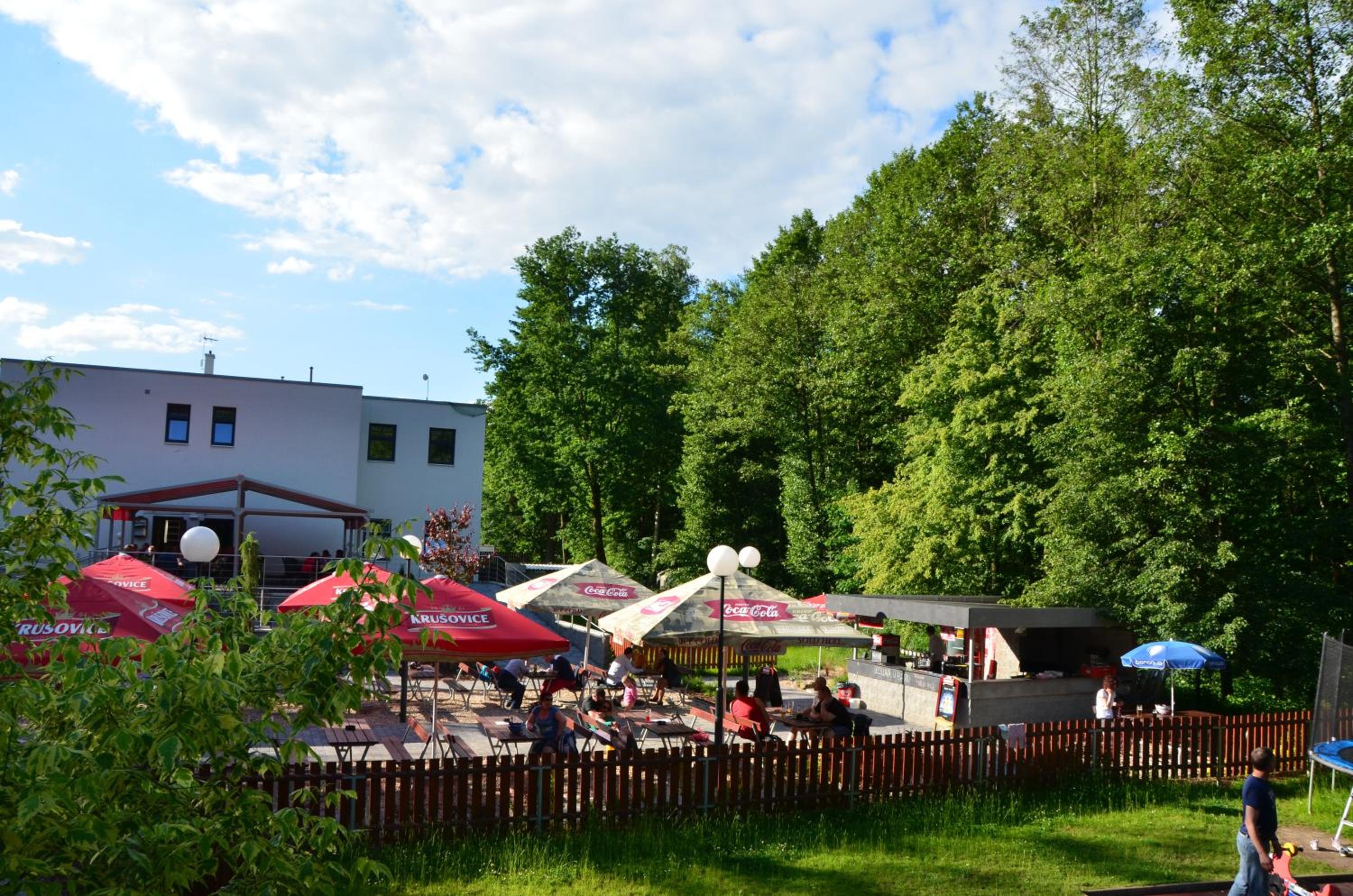 Restaurace a penzion Zděná Bouda