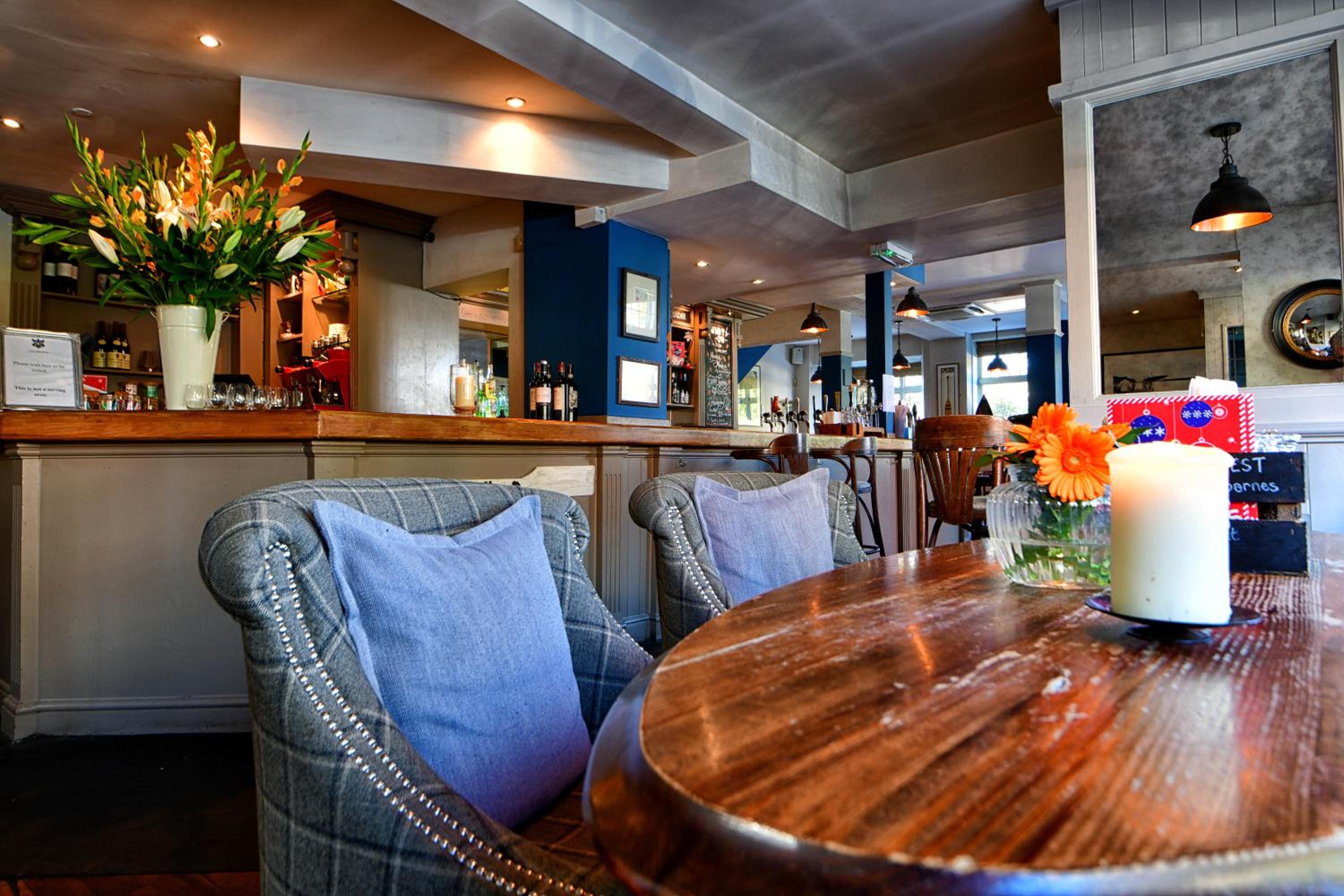 The Bridge Pub & Rooms
