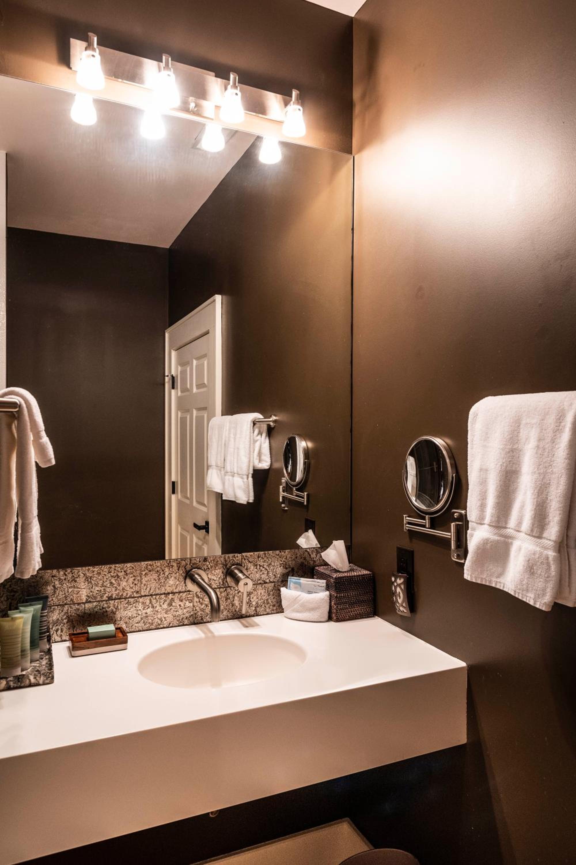 Hotel Broad Ripple
