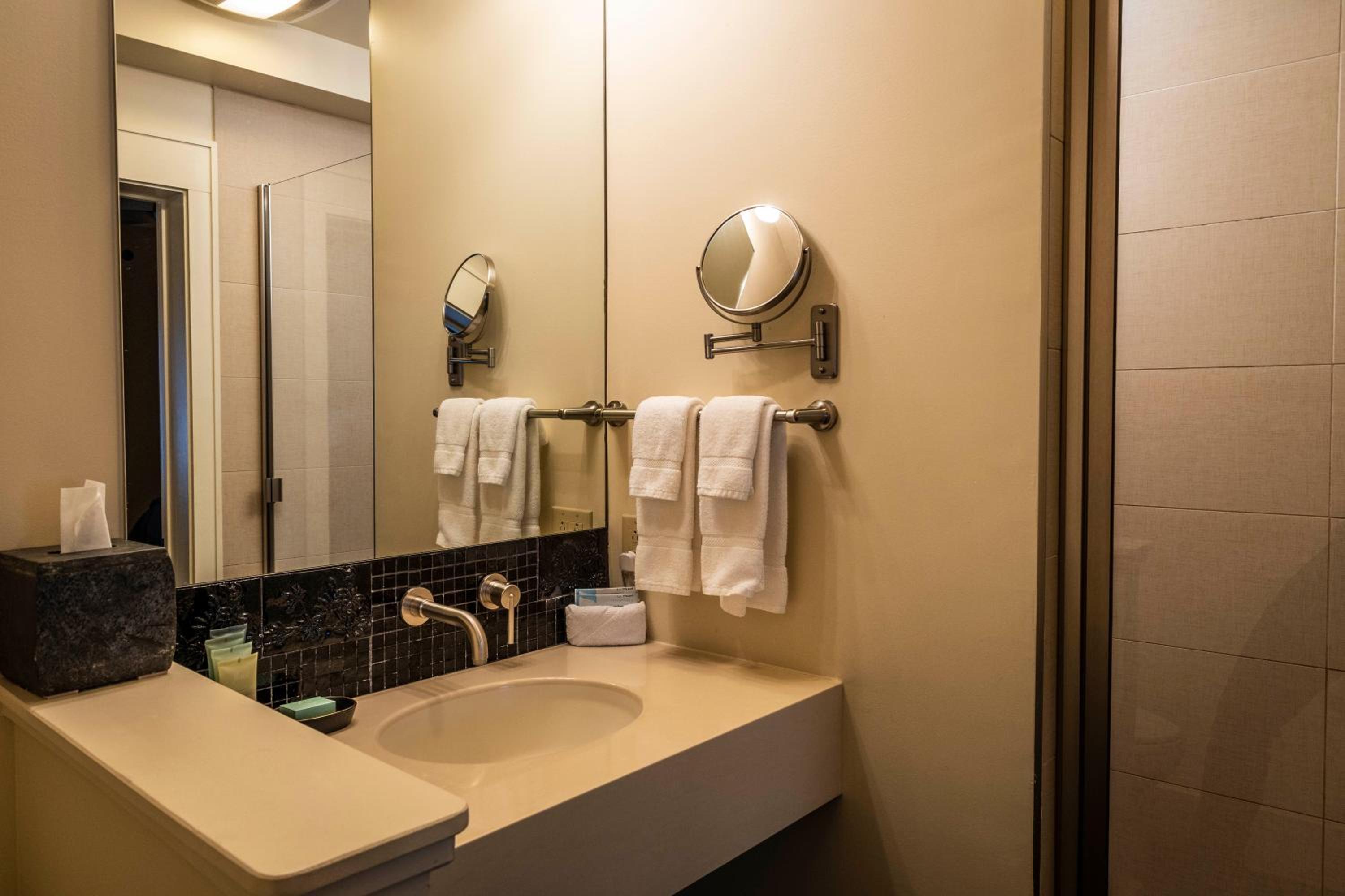 Hotel Broad Ripple
