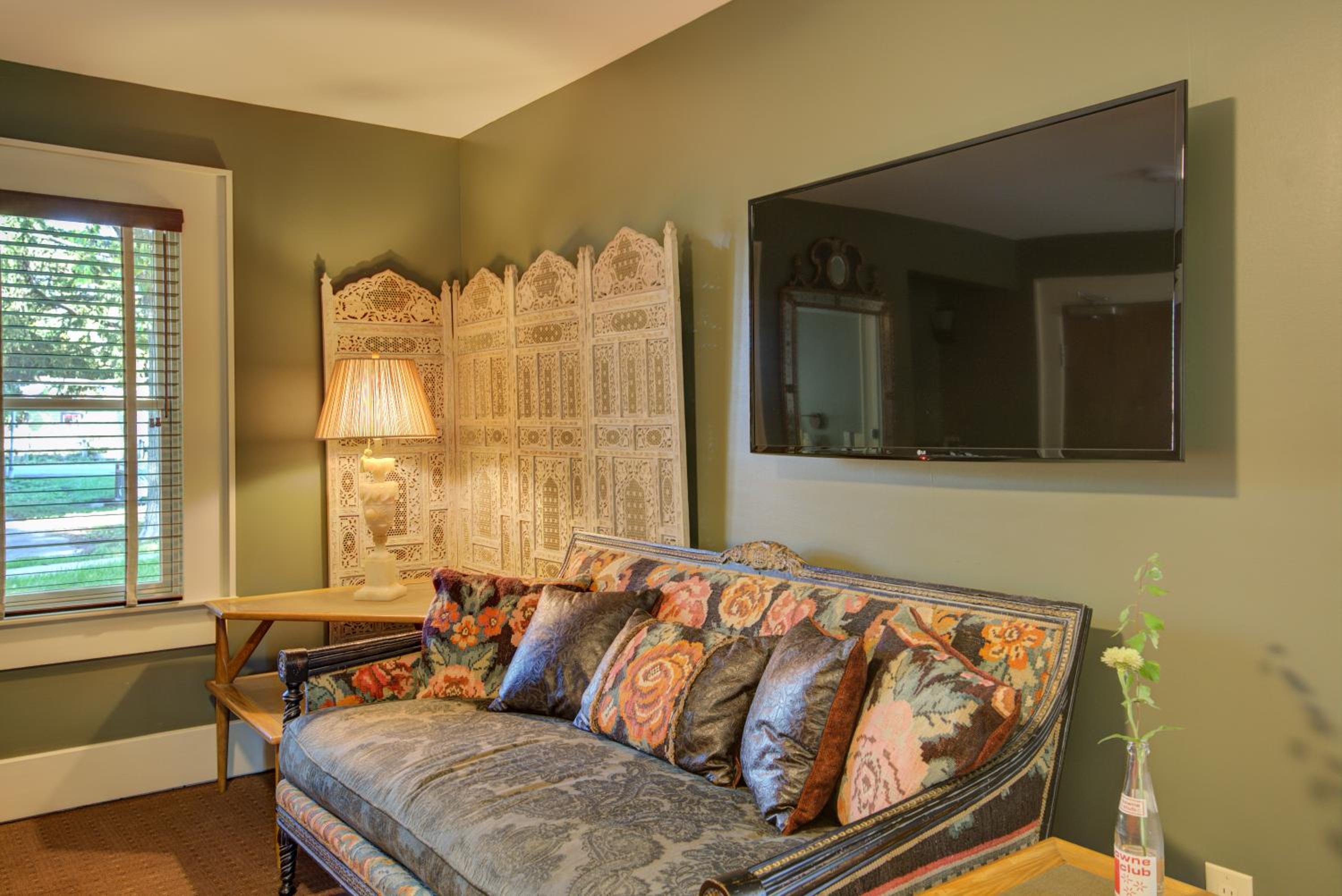 Hotel Broad Ripple