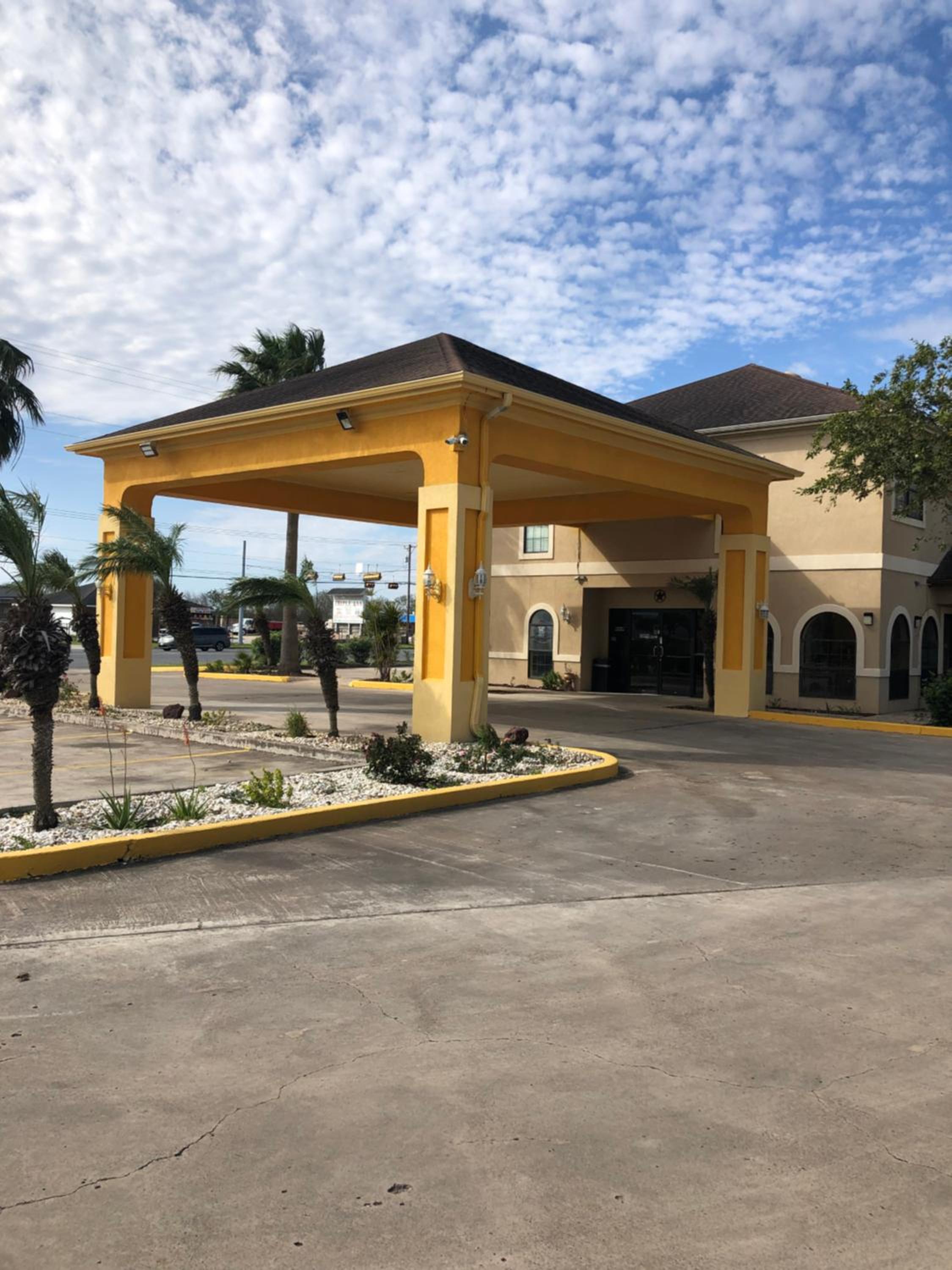 Los Fresnos Inn and Suites