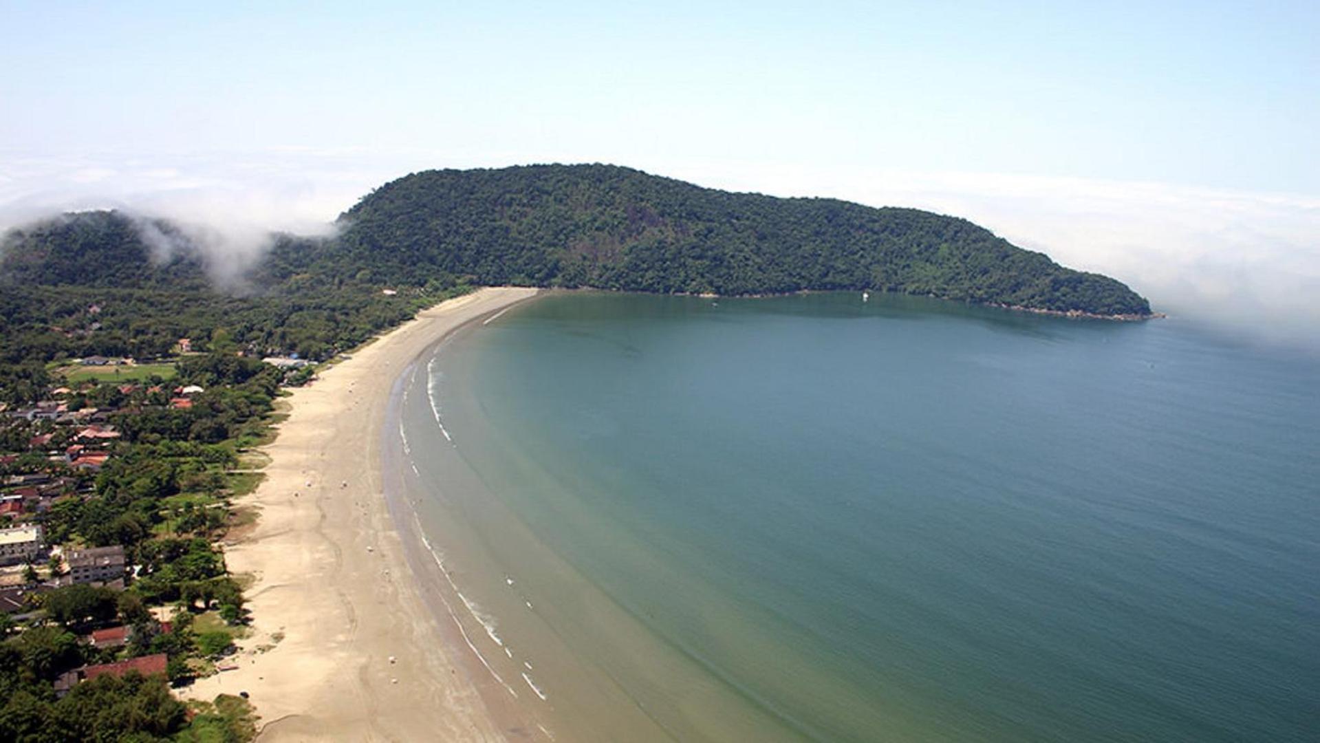 Casa pé na areia - 50 mts do mar
