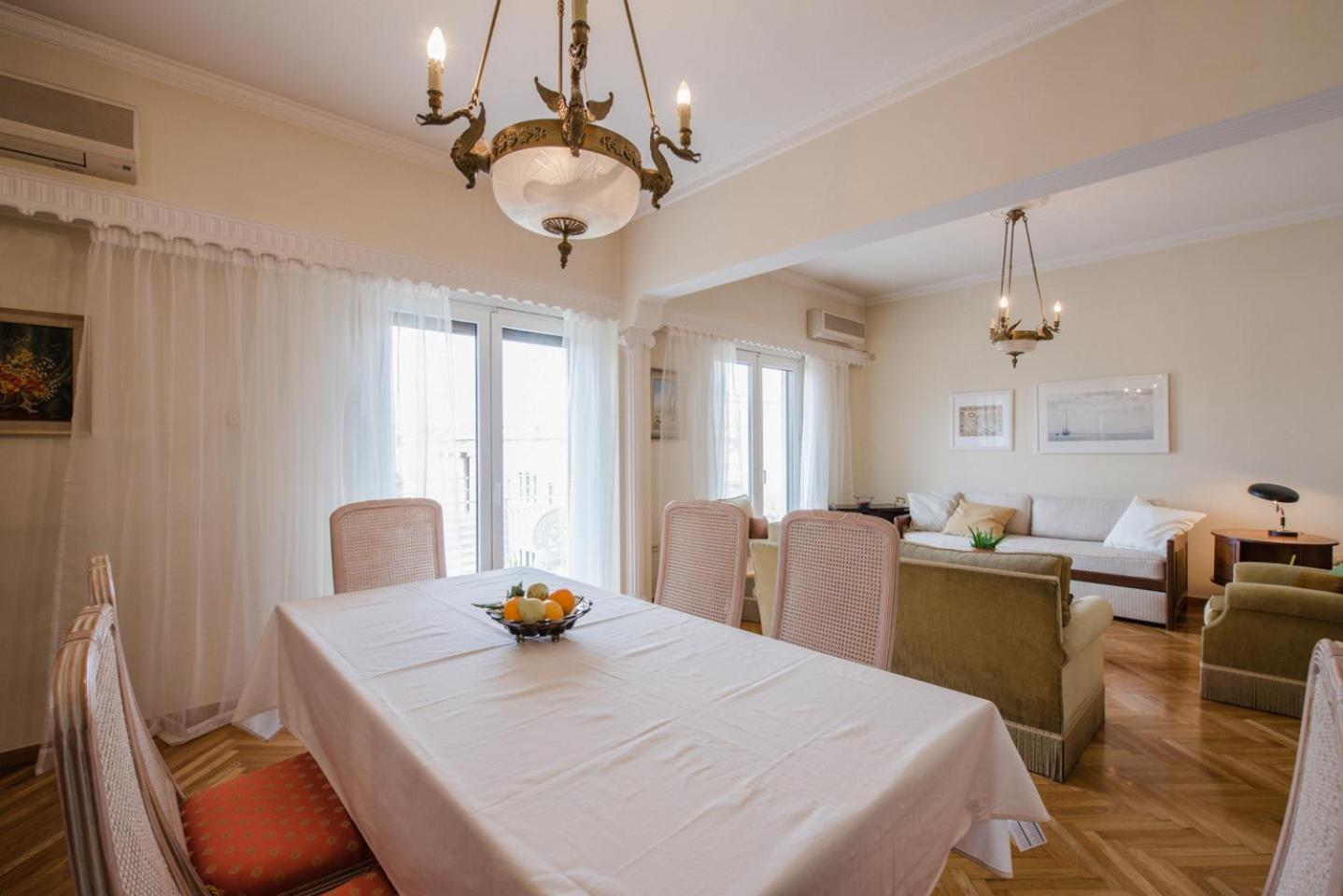 Retro Apartment at Trendy Exarcheia