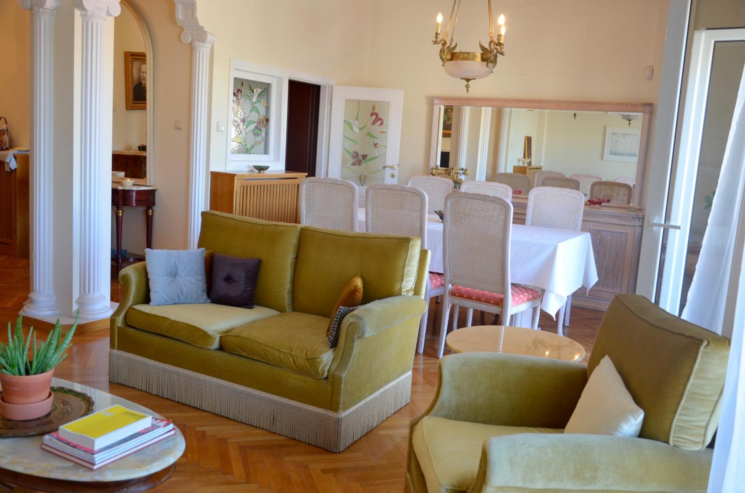Retro Apartment at Trendy Exarcheia
