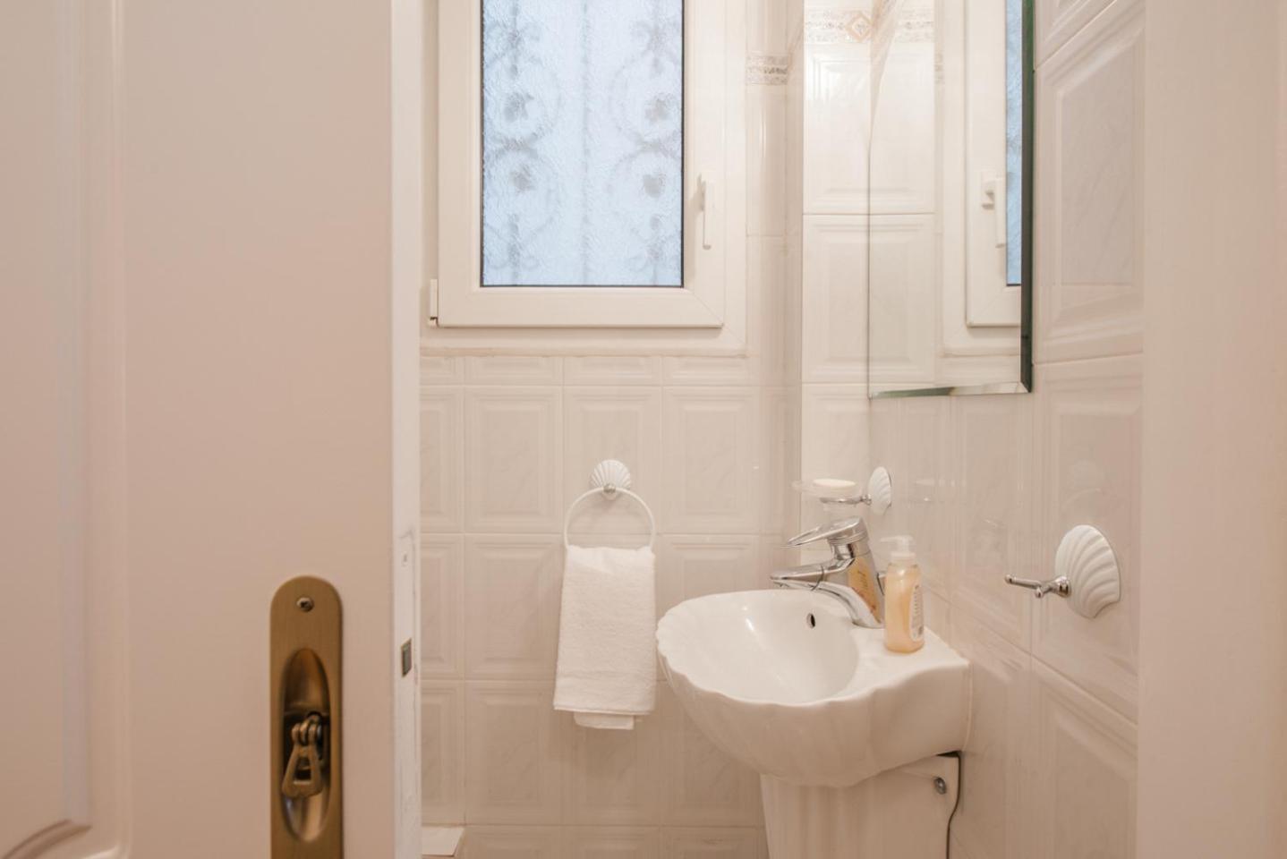 Retro Apartment at Trendy Exarcheia
