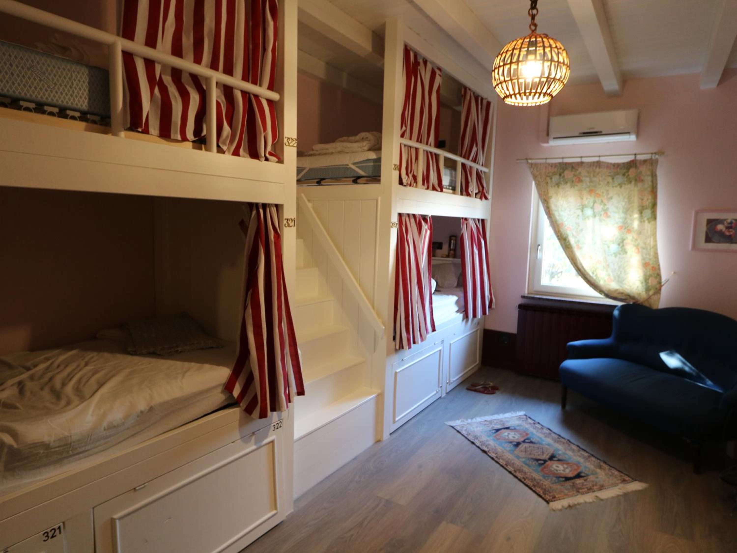 Grand Hostel Coconut