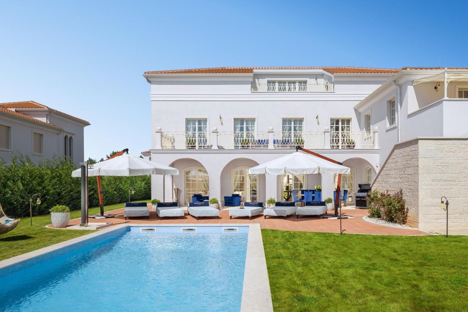 Villa Hermitage view 2
