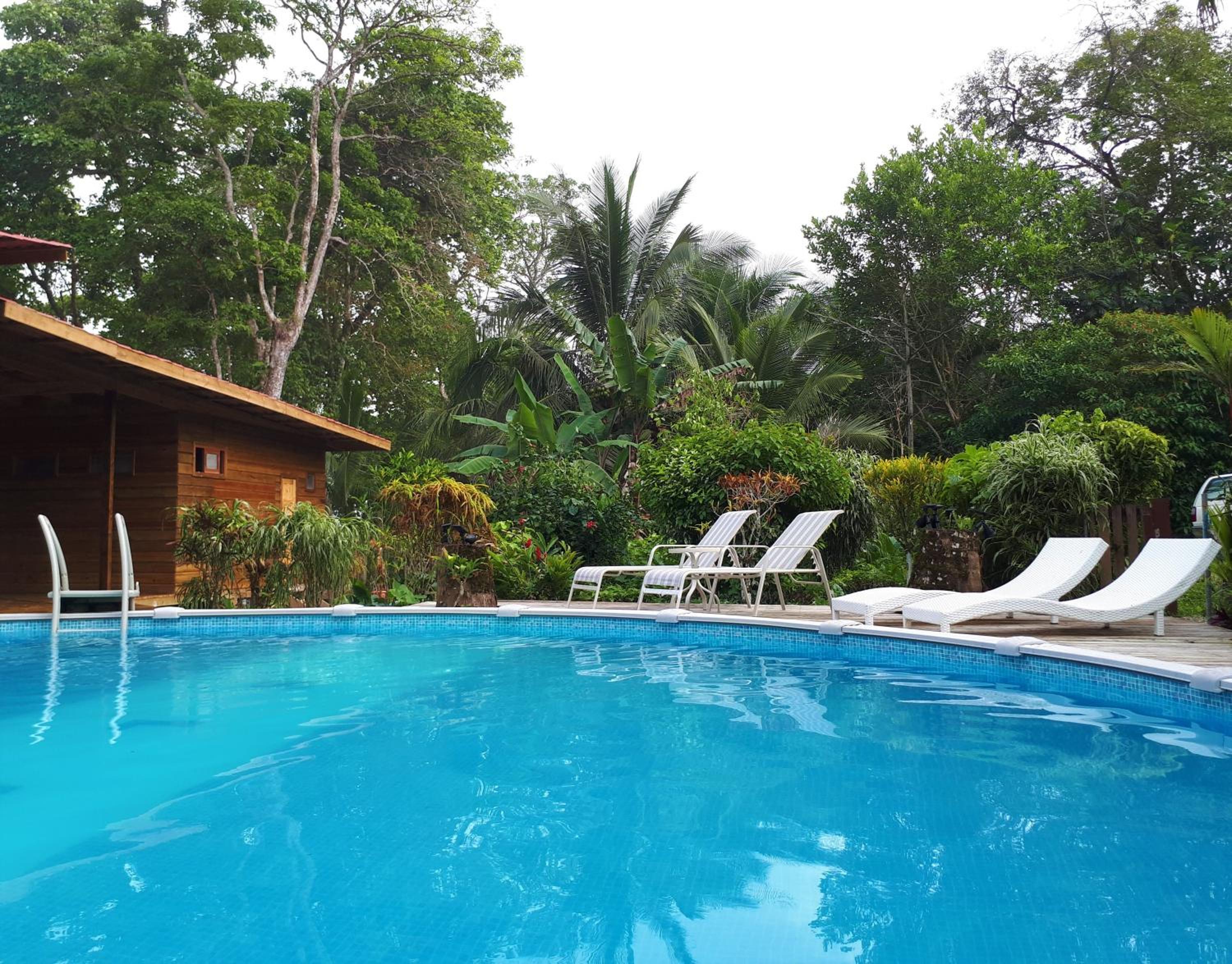 Playa Bluff Lodge